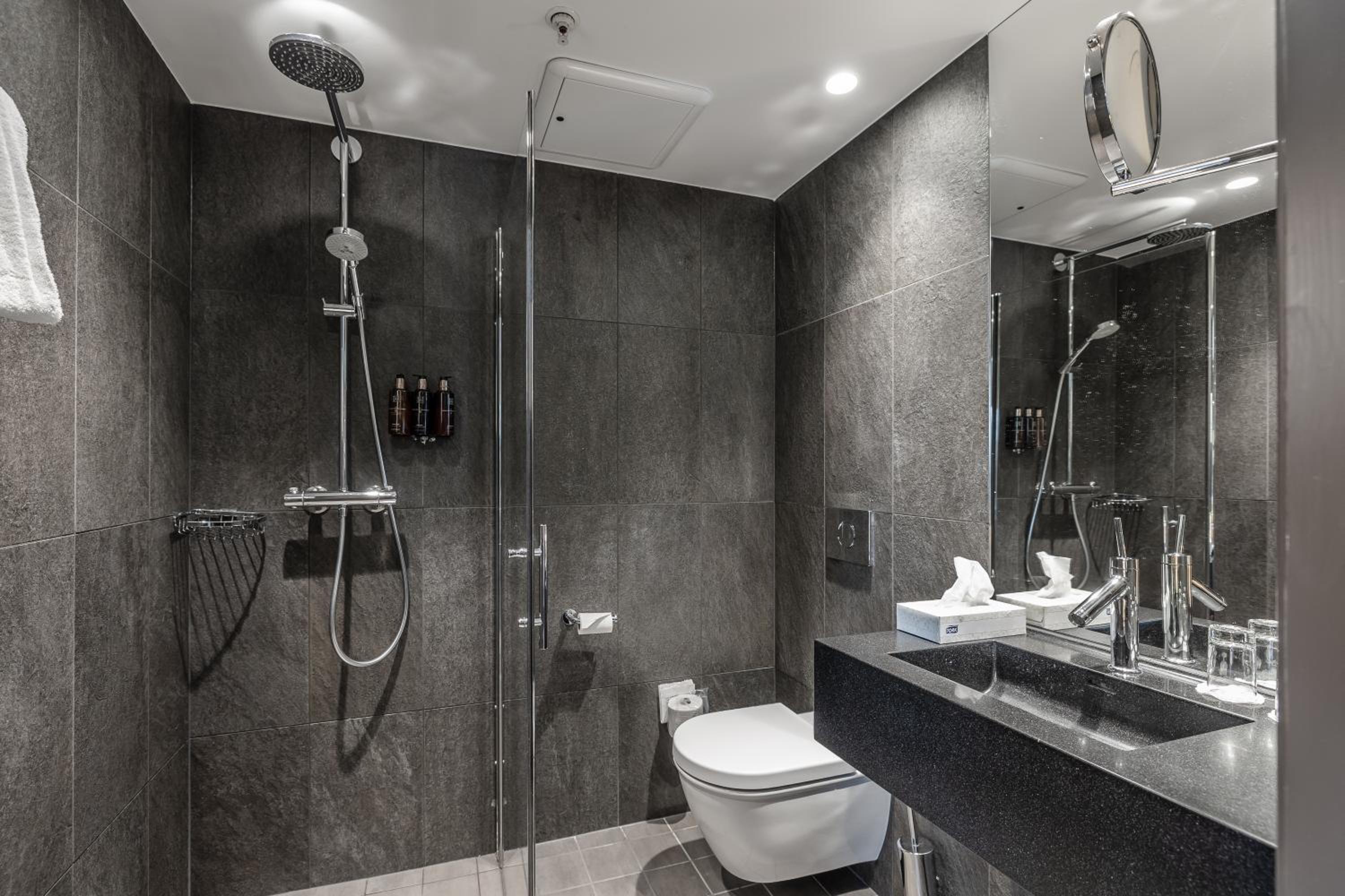 Standard Twin Room - Photo 2