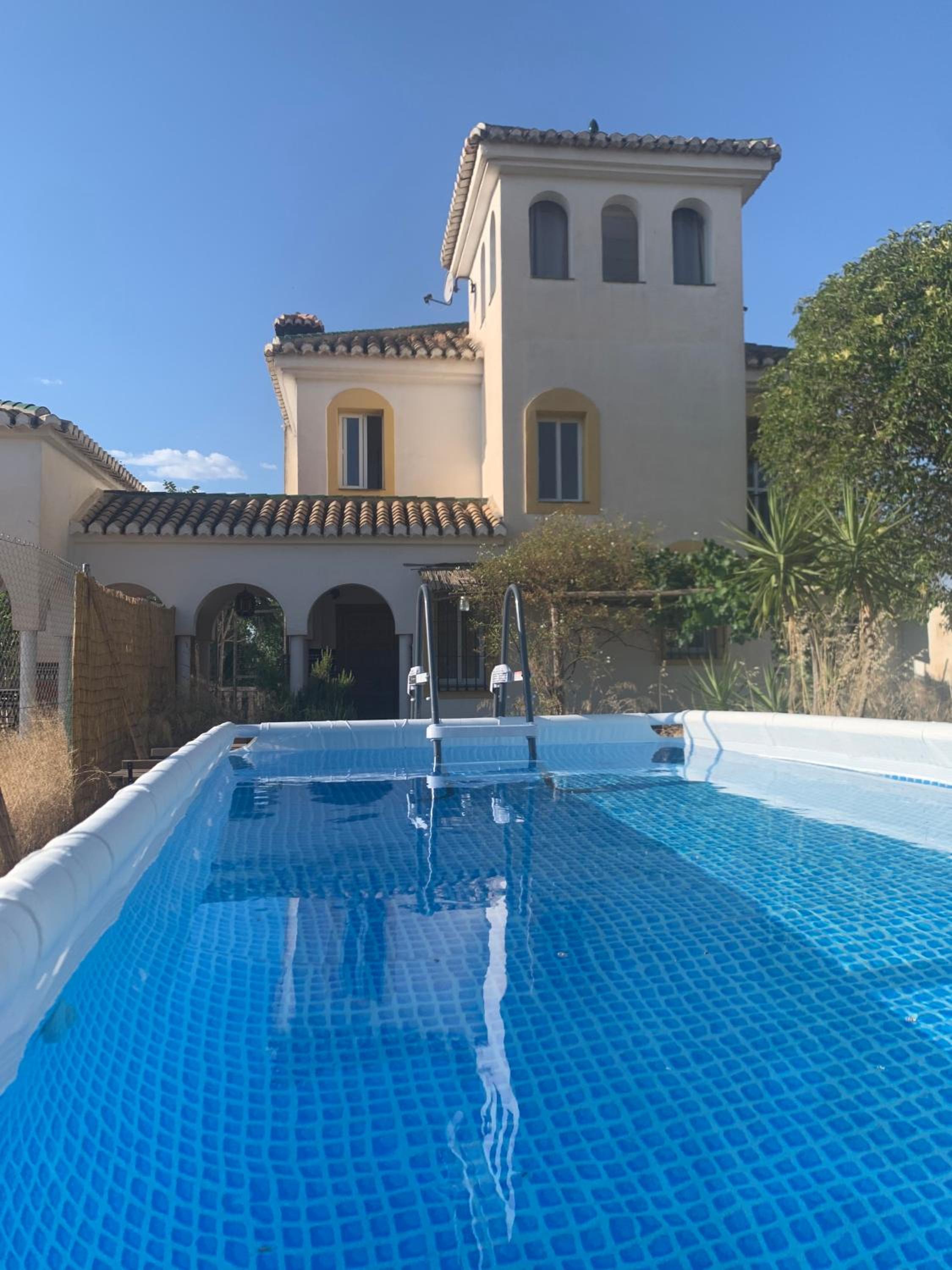 Quadruple Room with Private Bathroom photo 3
