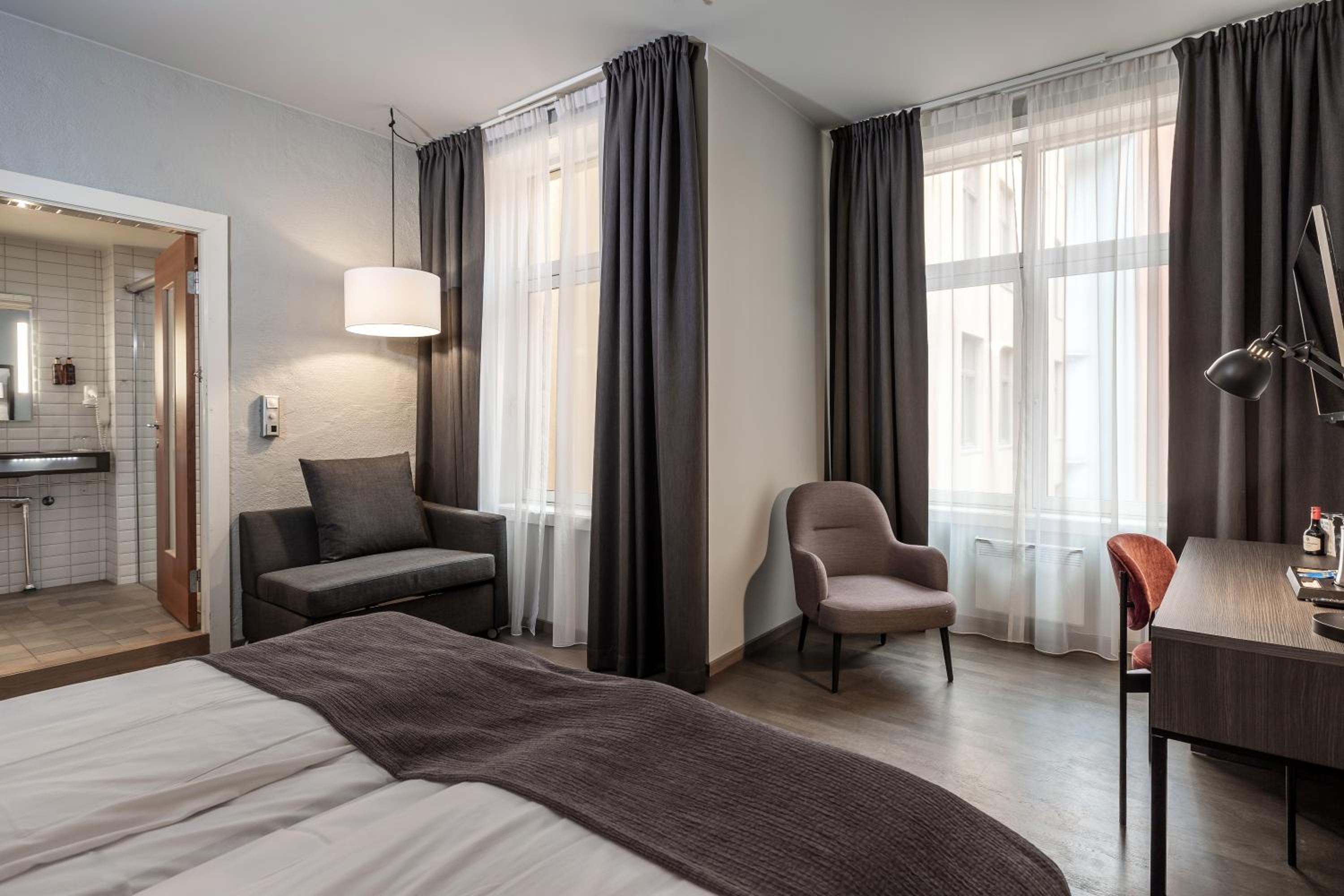 Standard Twin Room - Photo 1