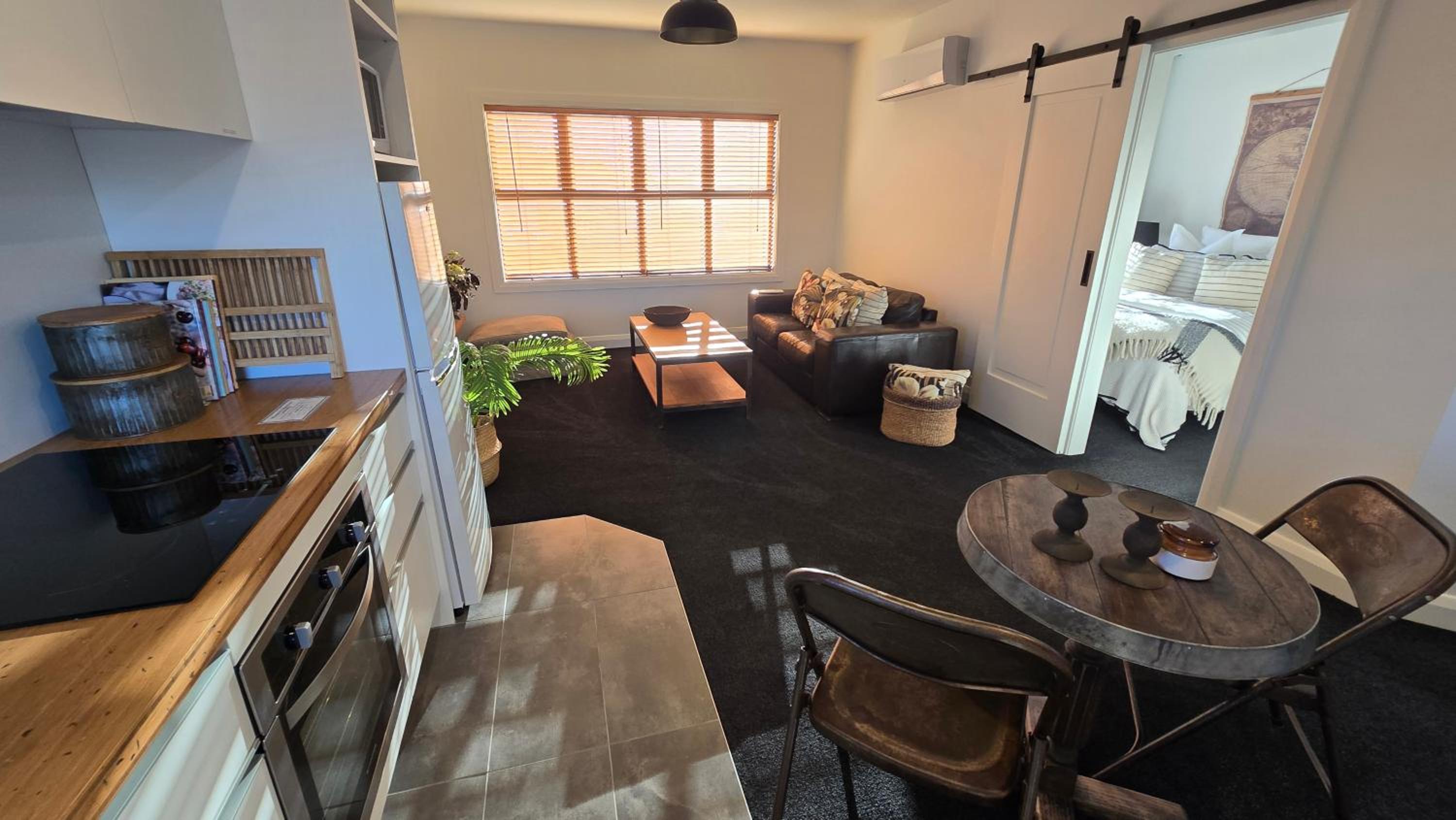 One-Bedroom Apartment photo 3