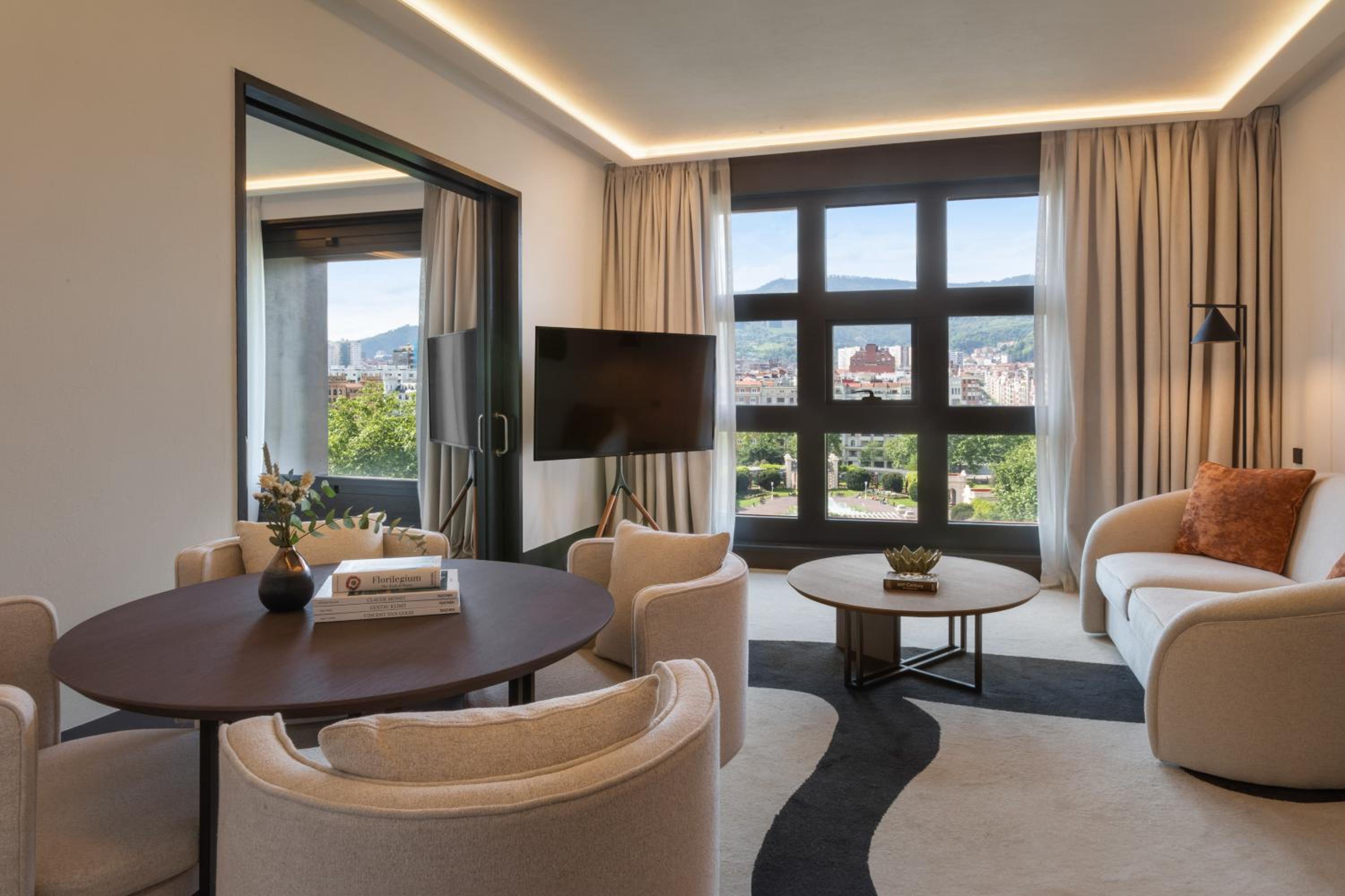 Suite The Level