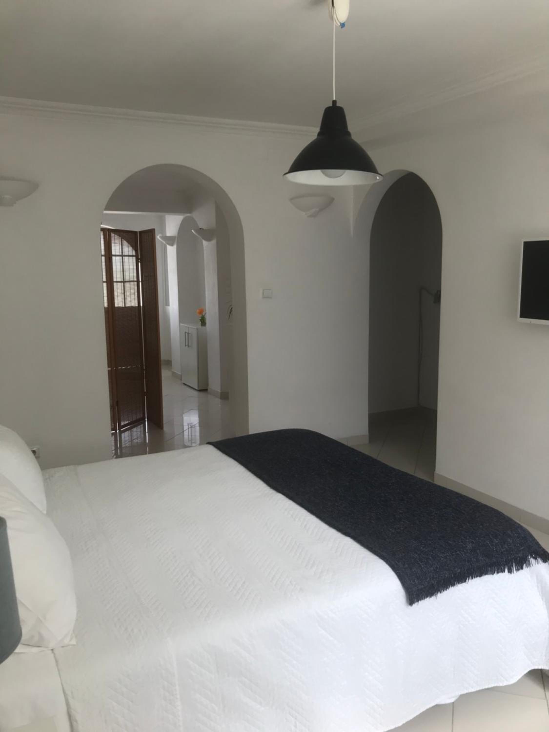 Large Double Room - Photo 1
