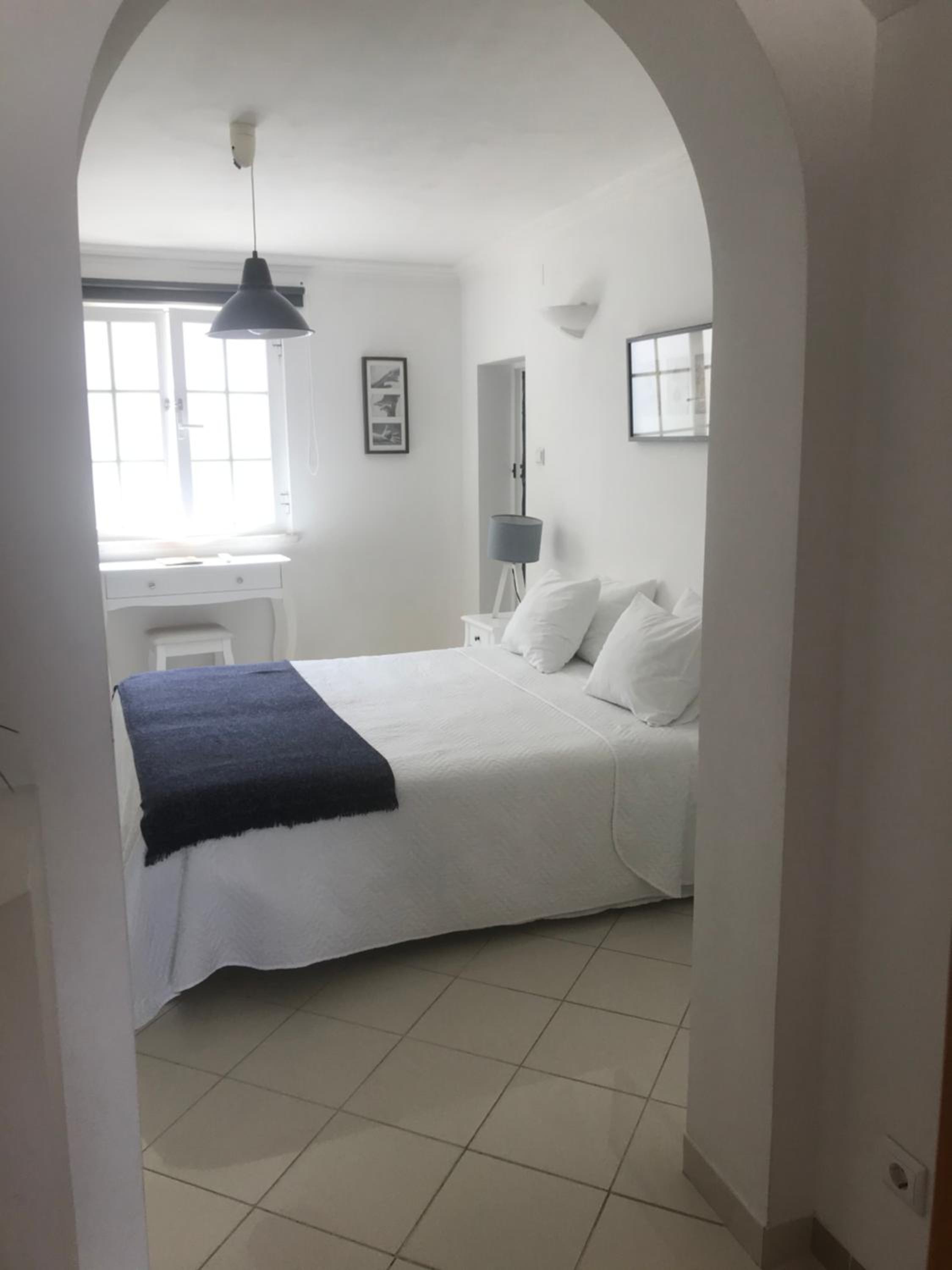 Large Double Room - Photo 3