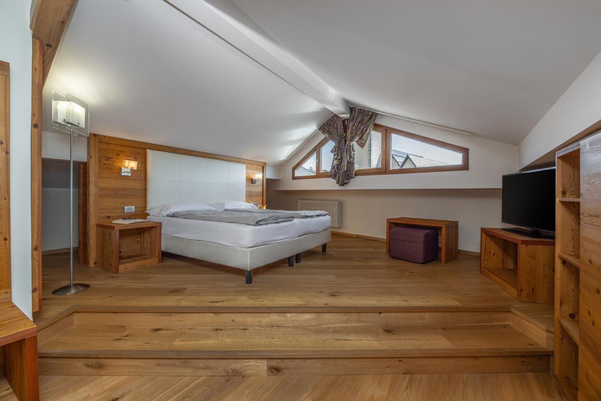 Family Room - Photo 9