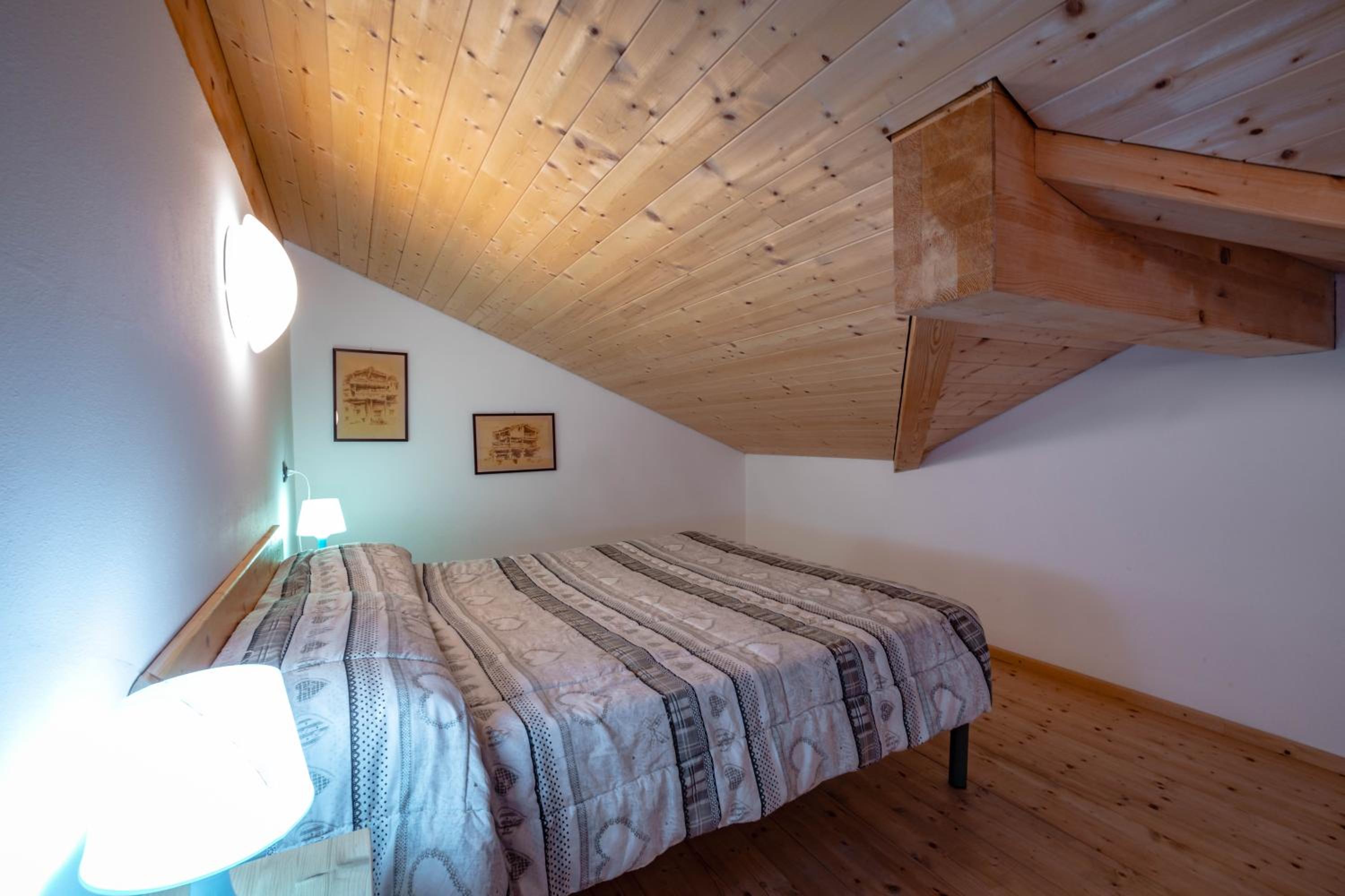 One-Bedroom Apartment - Split Level - Photo 13