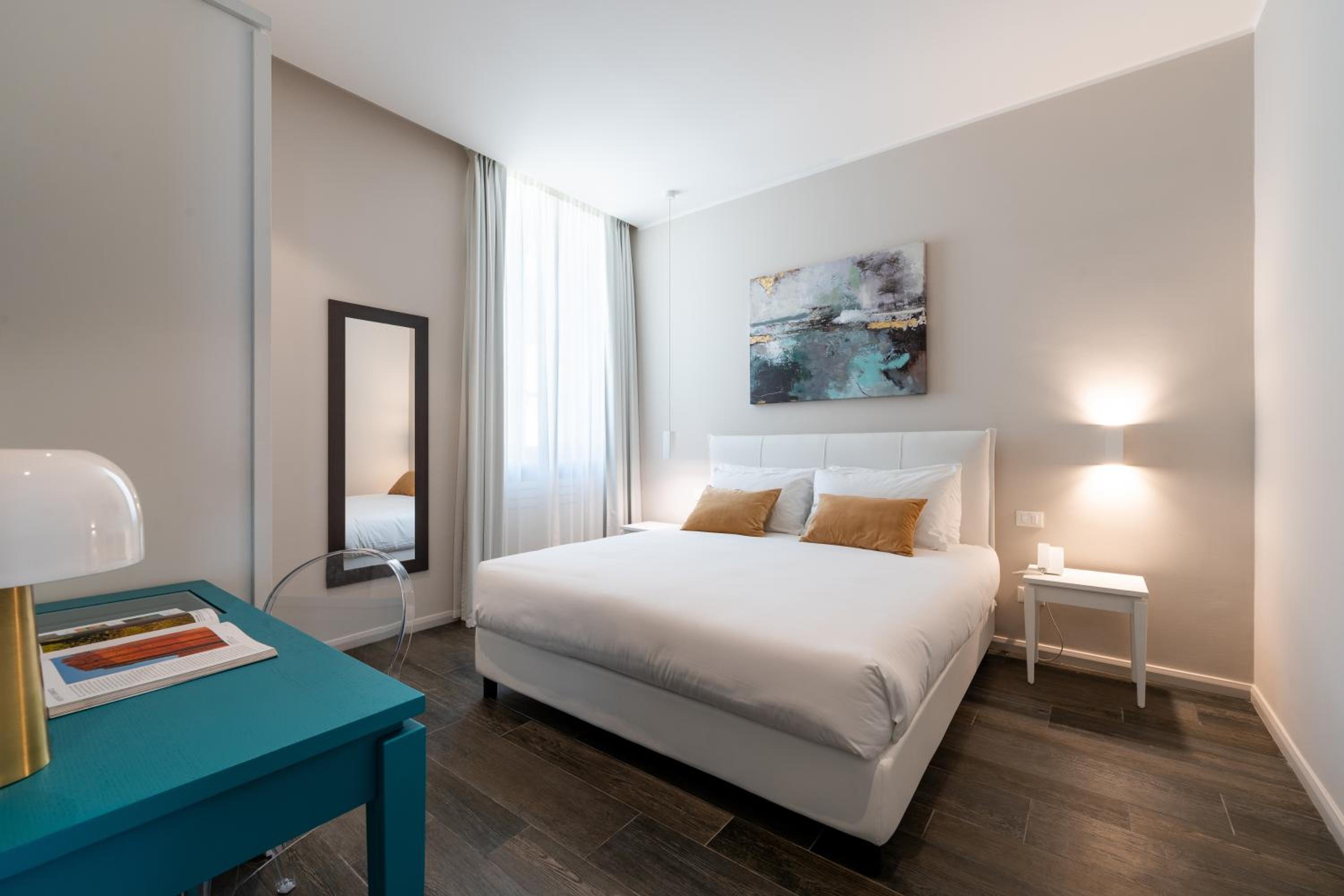 Suite - Photo 5