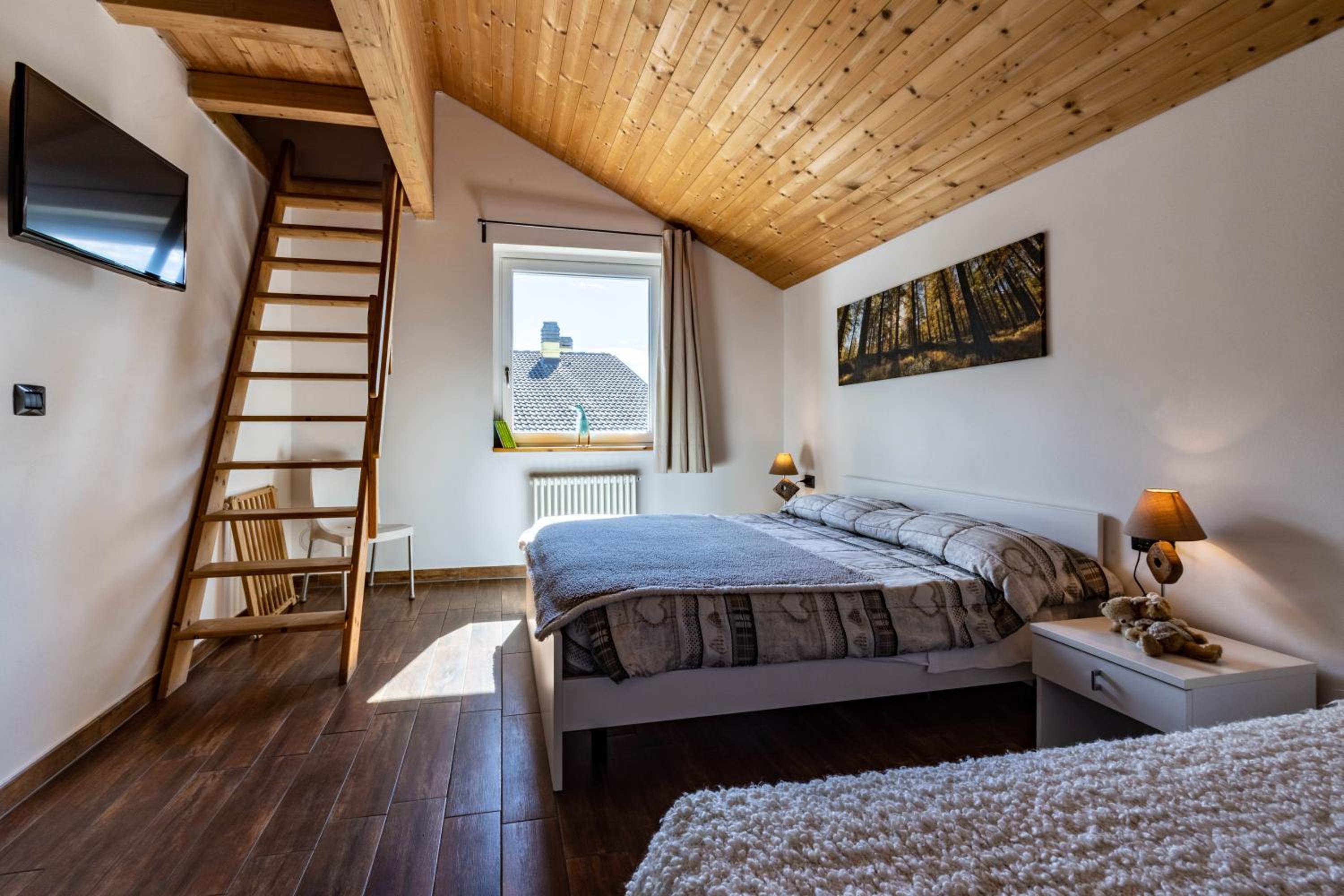 One-Bedroom Apartment - Split Level - Photo 17