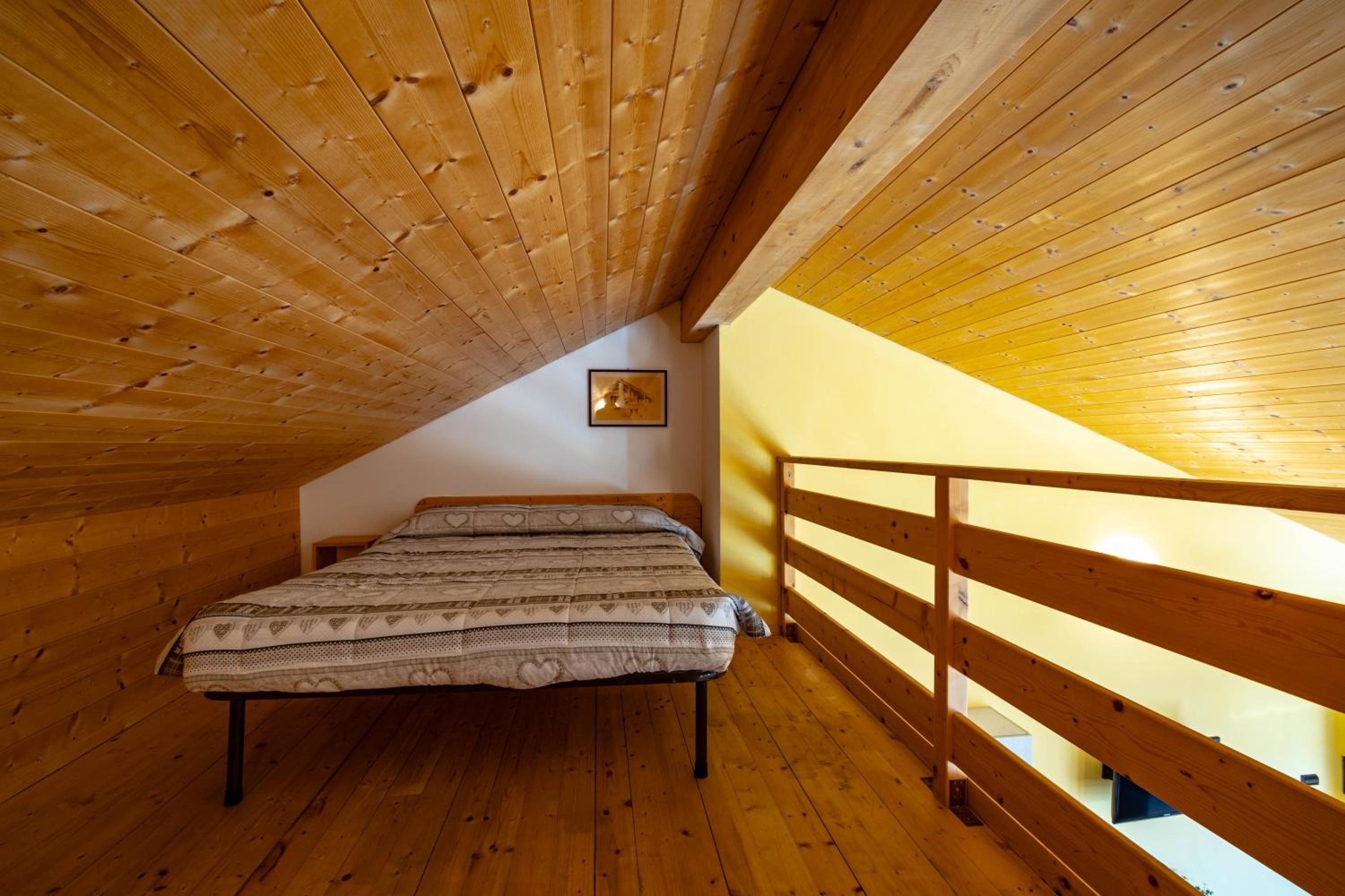 One-Bedroom Apartment - Split Level - Photo 16