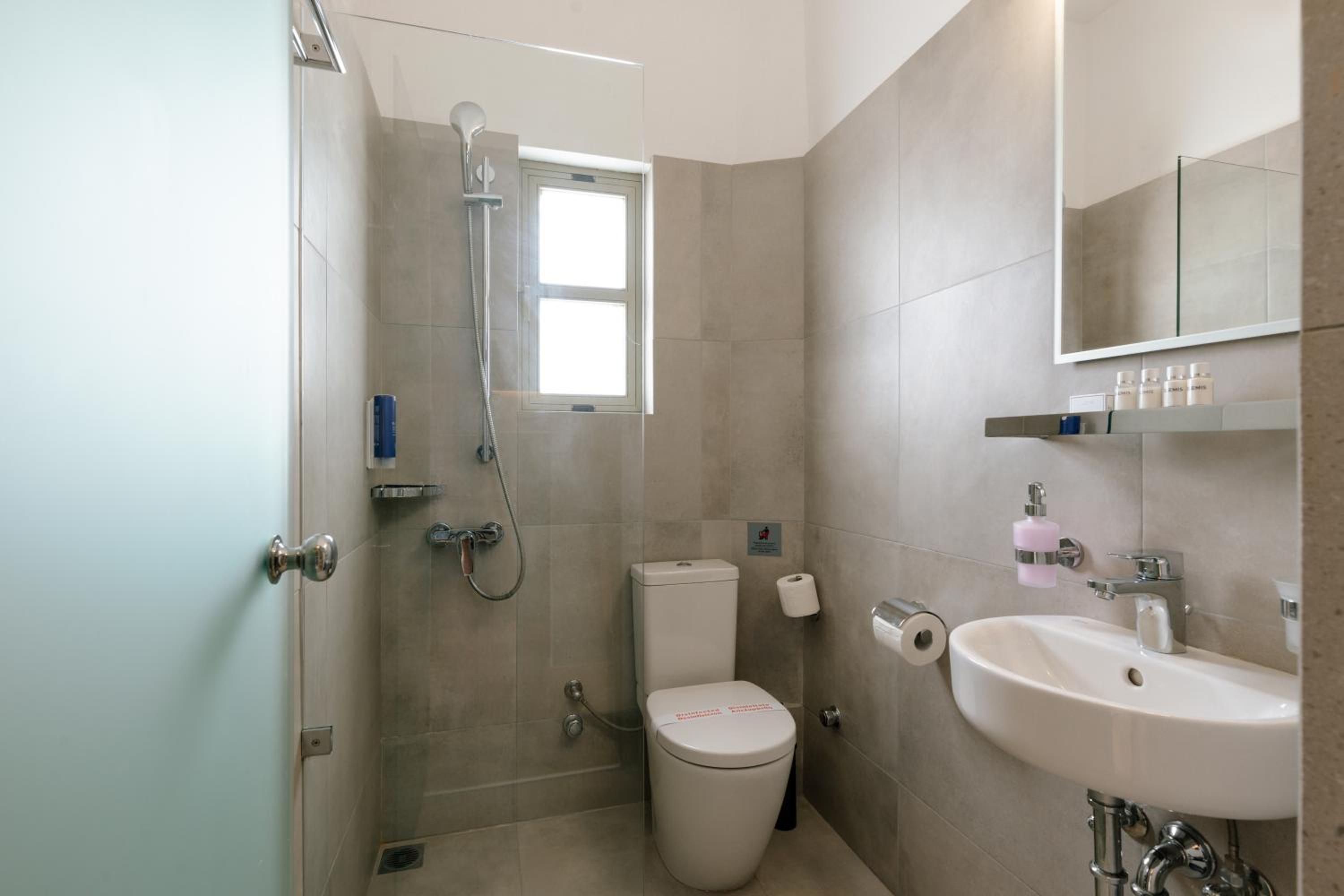 Suite with Panoramic Sea View - Photo 27