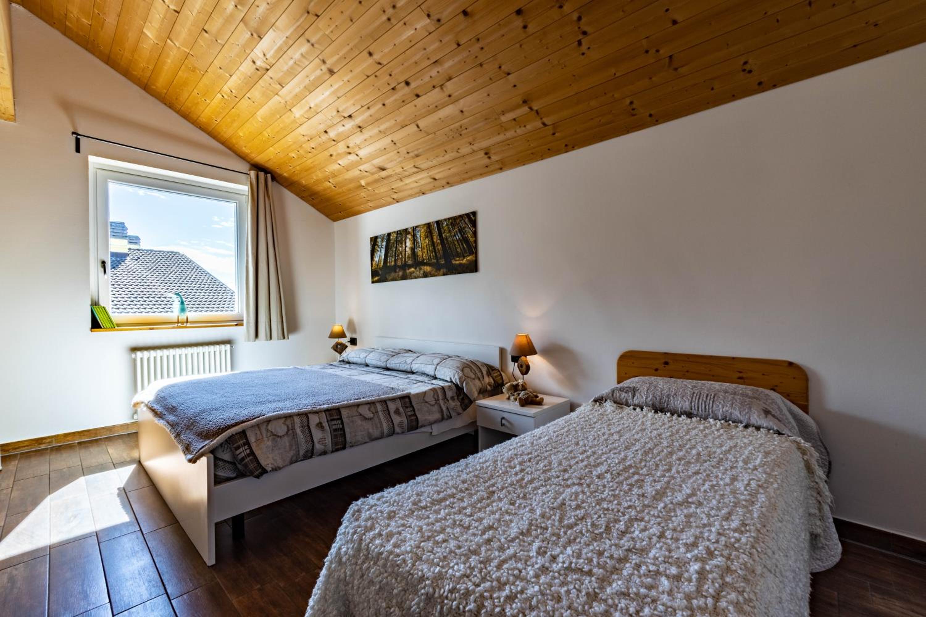 One-Bedroom Apartment - Split Level - Photo 3
