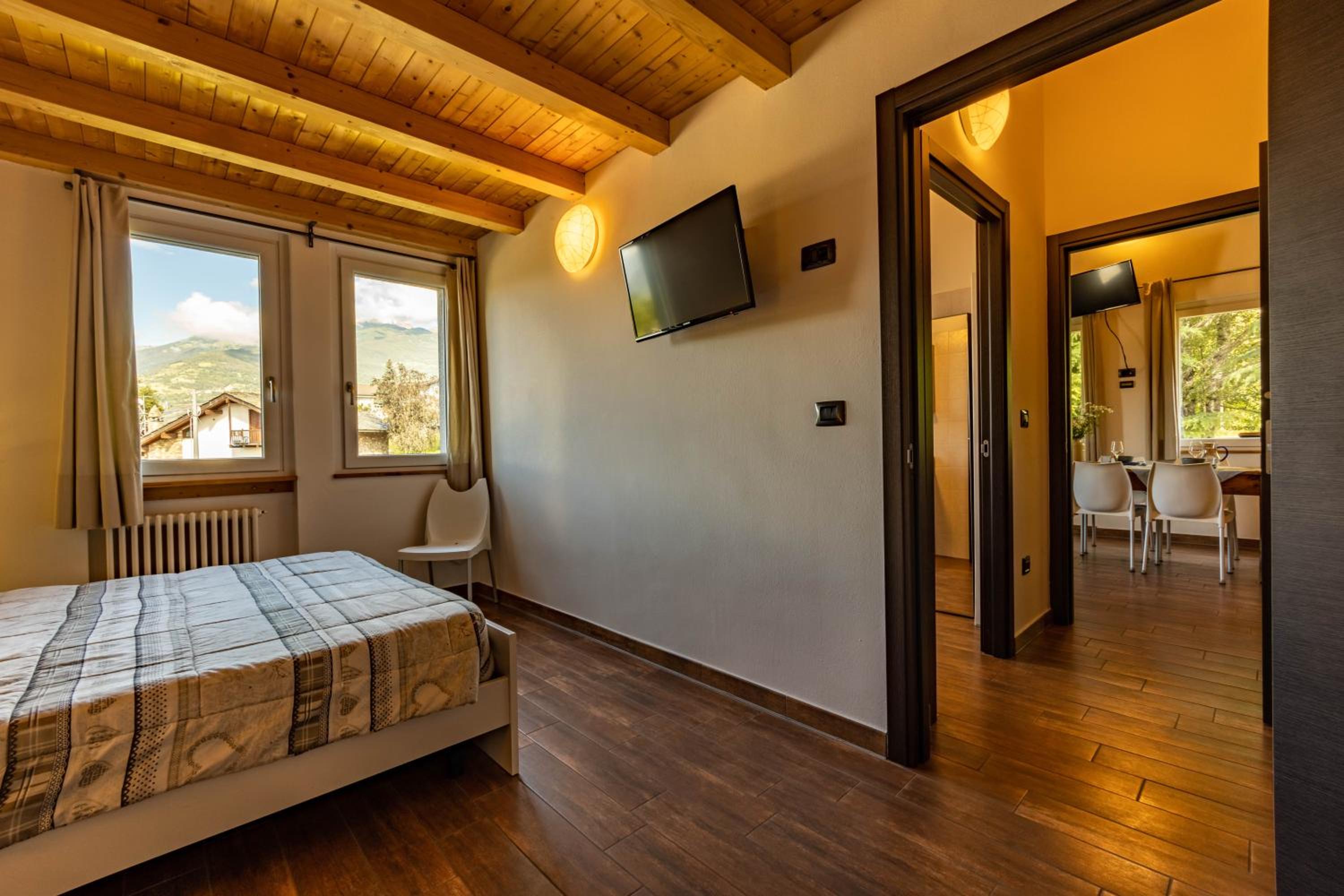 One-Bedroom Apartment - Split Level - Photo 12
