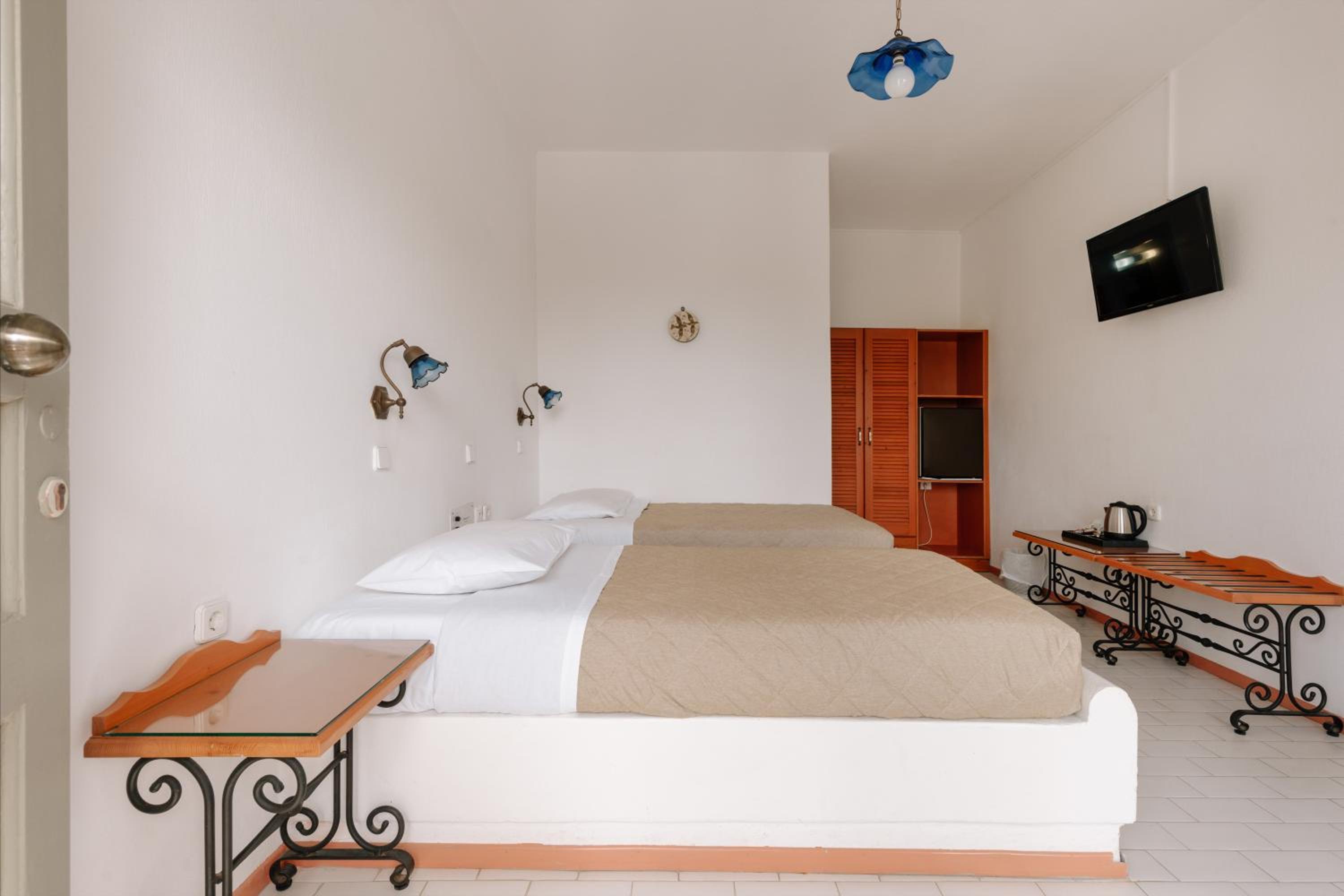 Standard Twin Room with Sea View - Photo 1