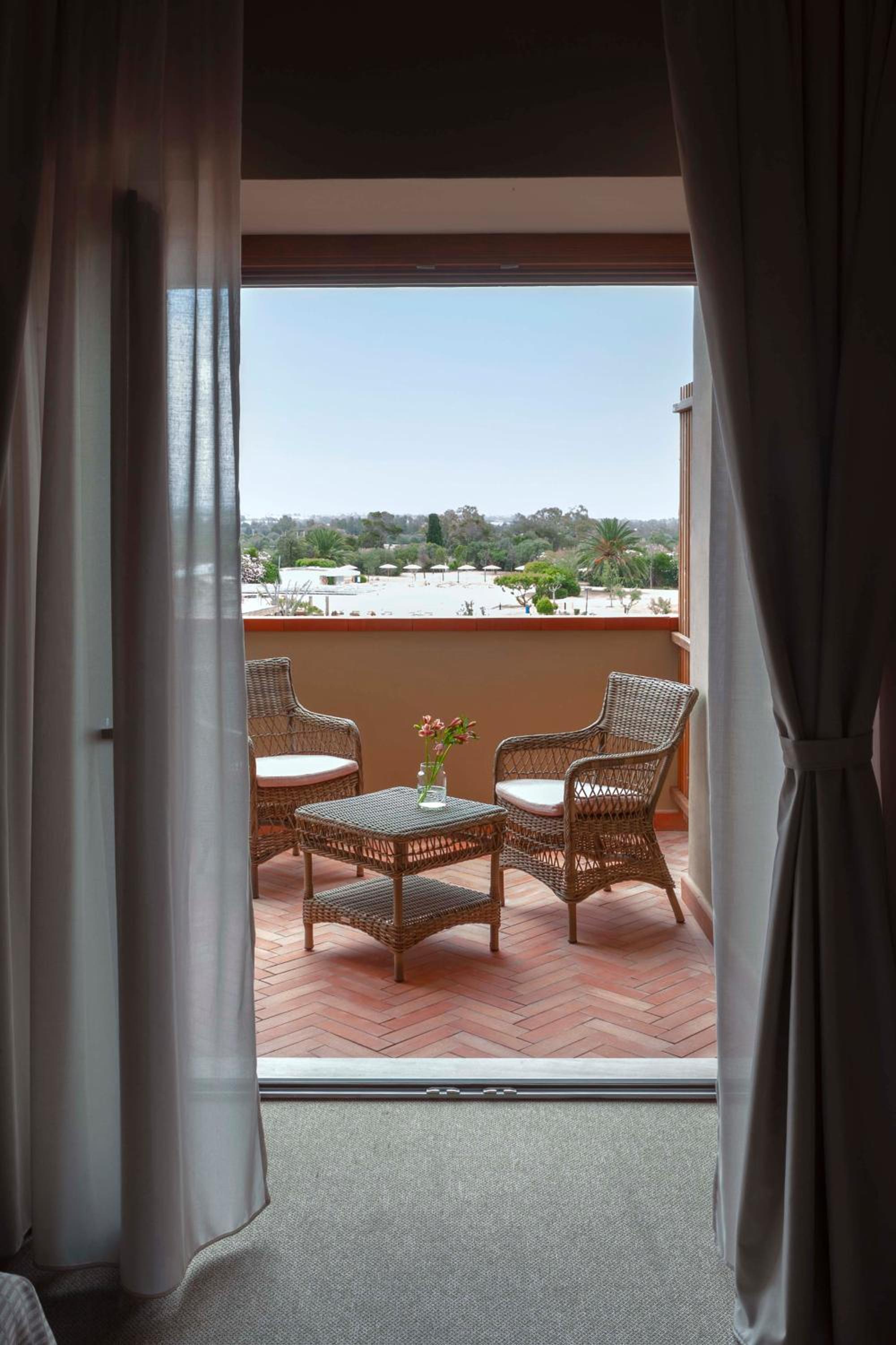 Deluxe Double Room with Sea View - Photo 6
