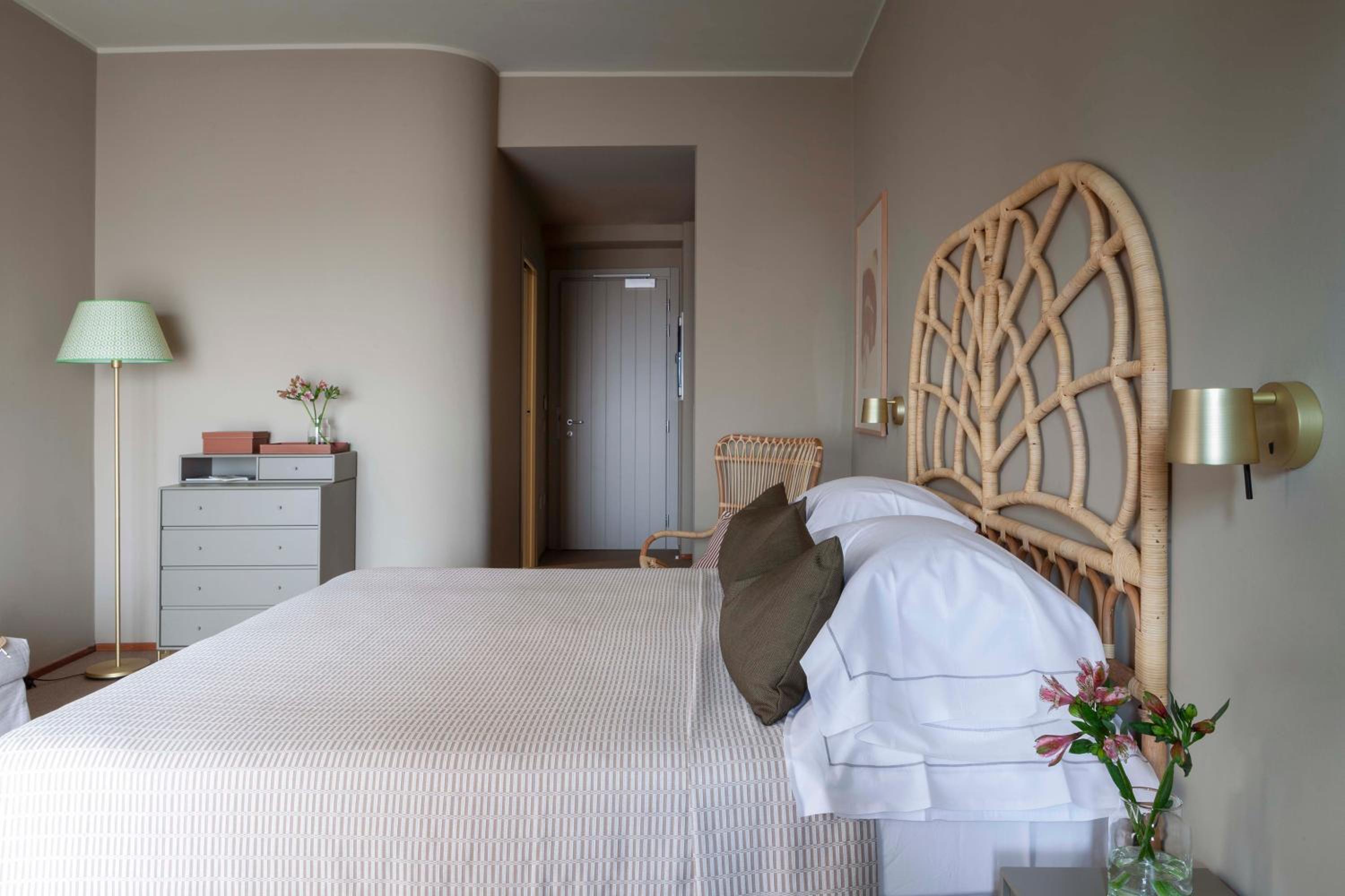 Deluxe Double Room with Sea View - Photo 7