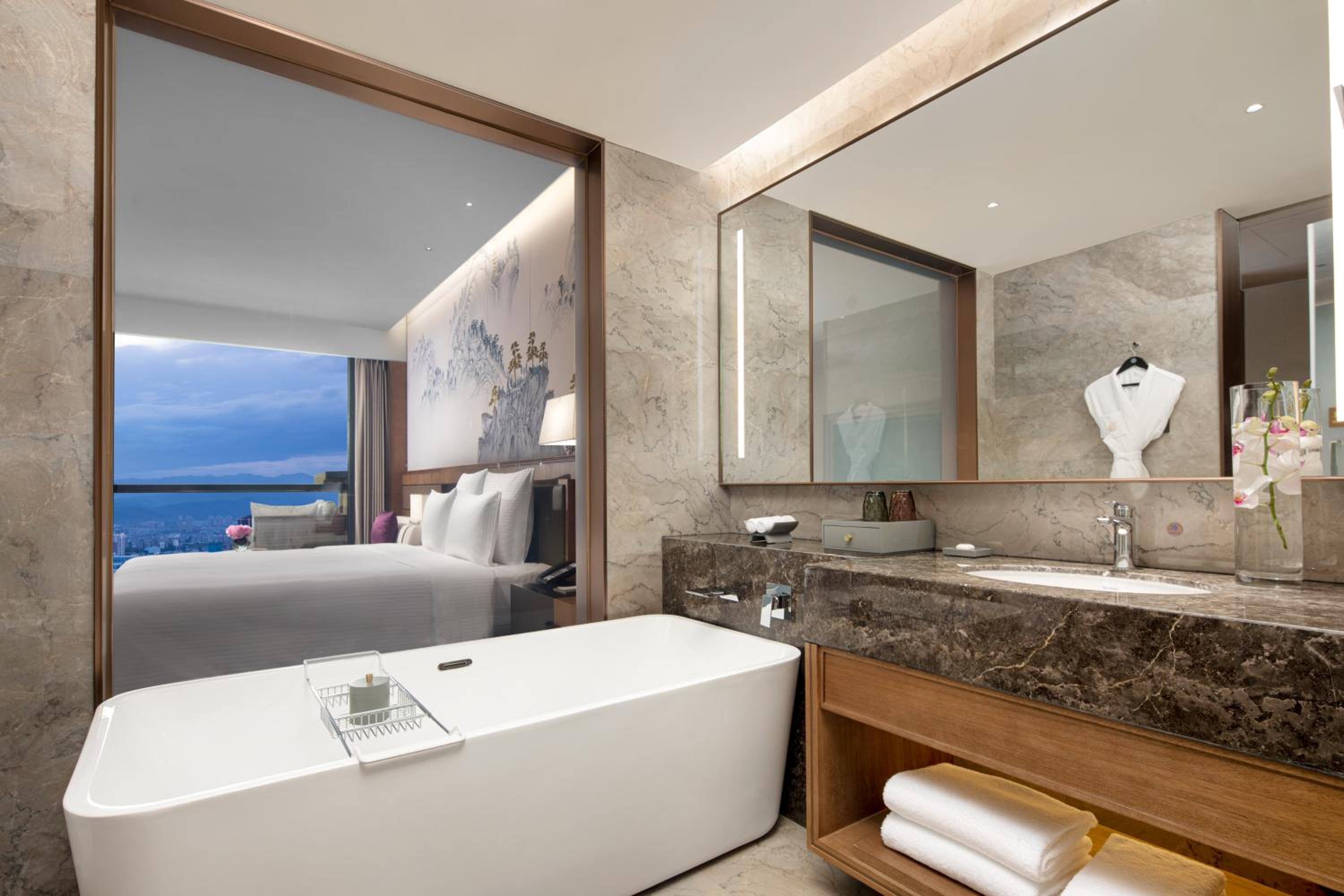 Executive Suite - Photo 5