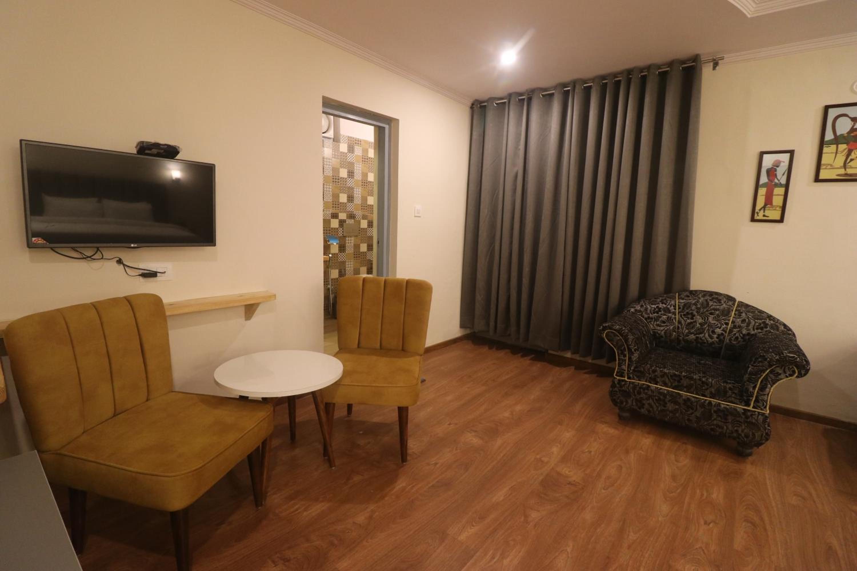 Family Room - Photo 7