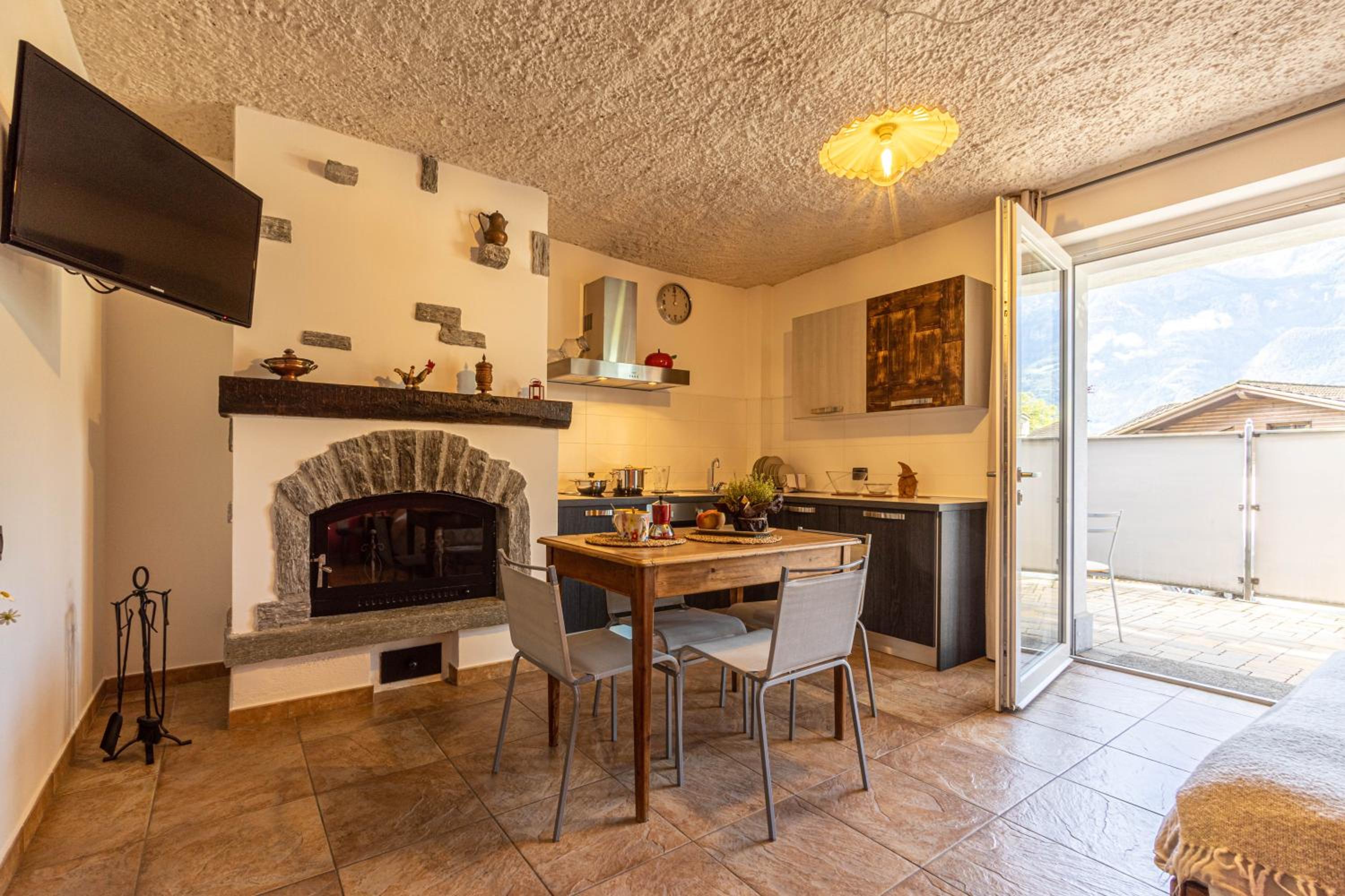 Studio Apartment - Photo 3
