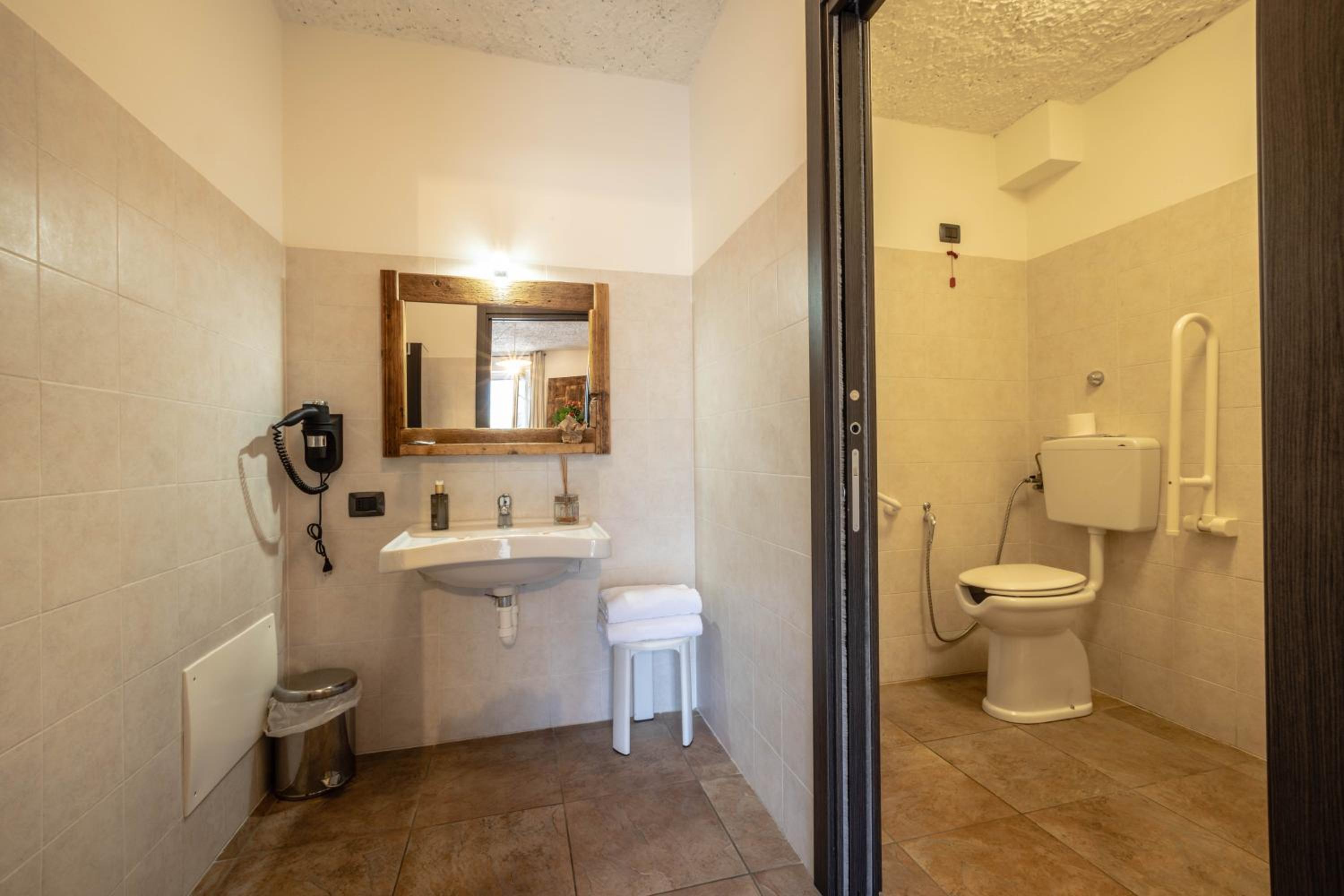 Studio Apartment - Photo 2