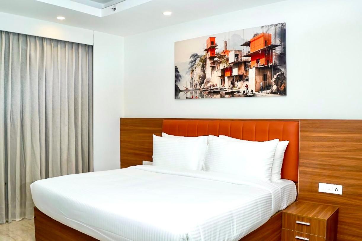 Deluxe Twin Room with Balcony