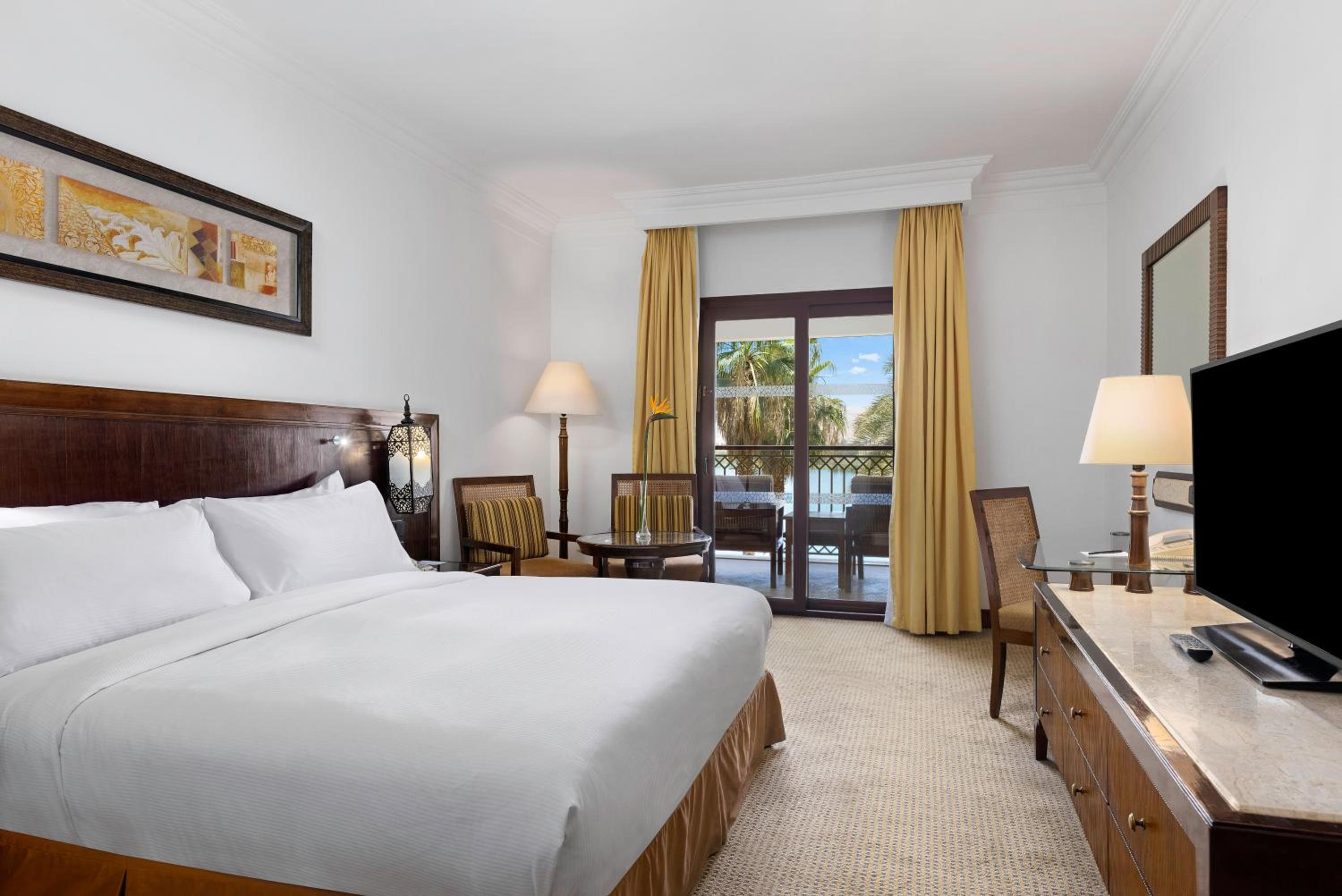 Deluxe Room King Bed