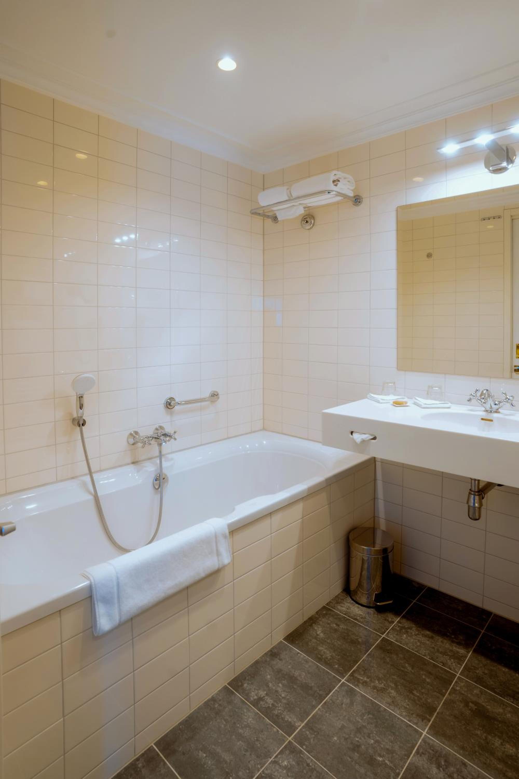 Comfort Bath - Photo 6