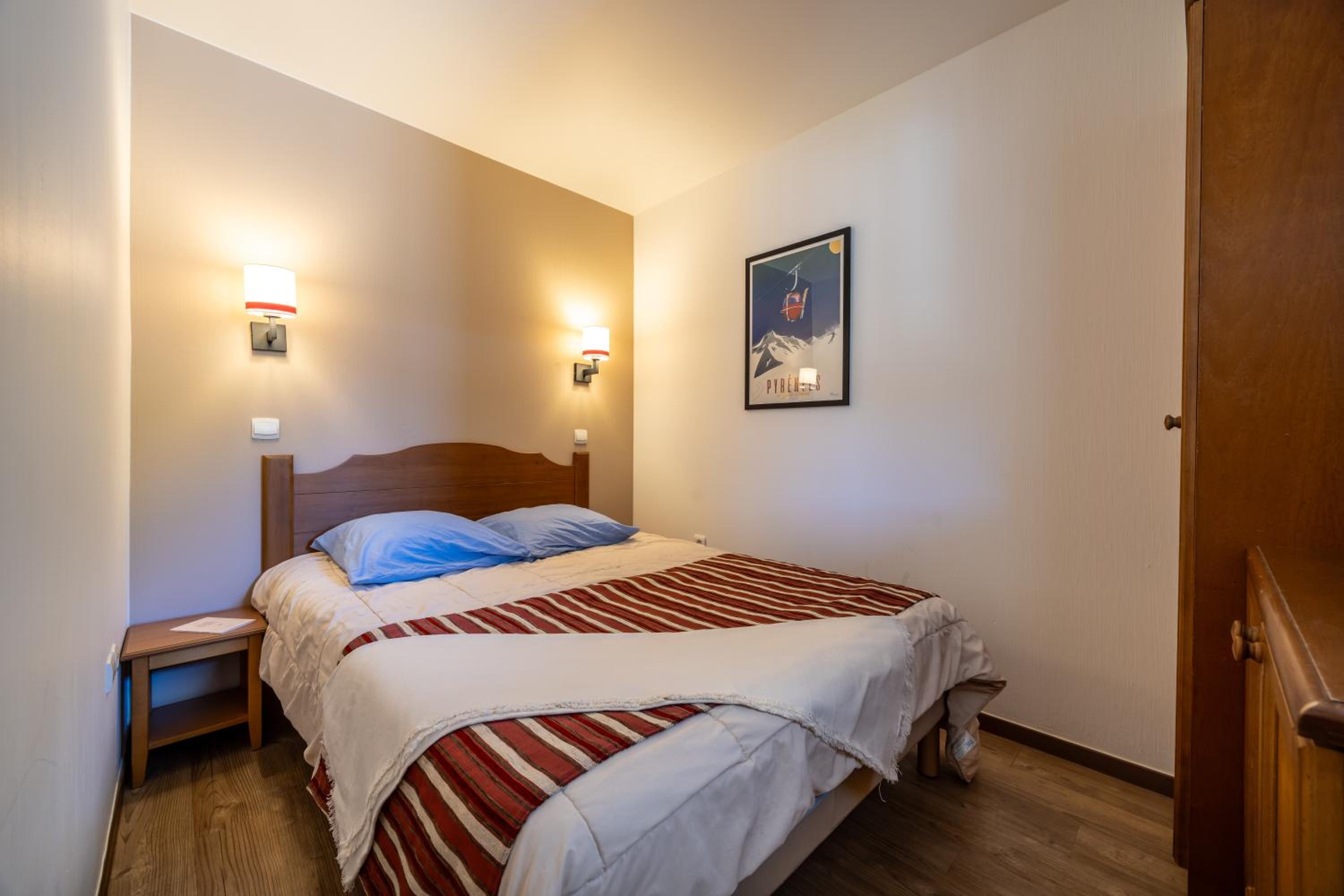 One-Bedroom Apartment with Sleeping Alcove (6 People) - Photo 5