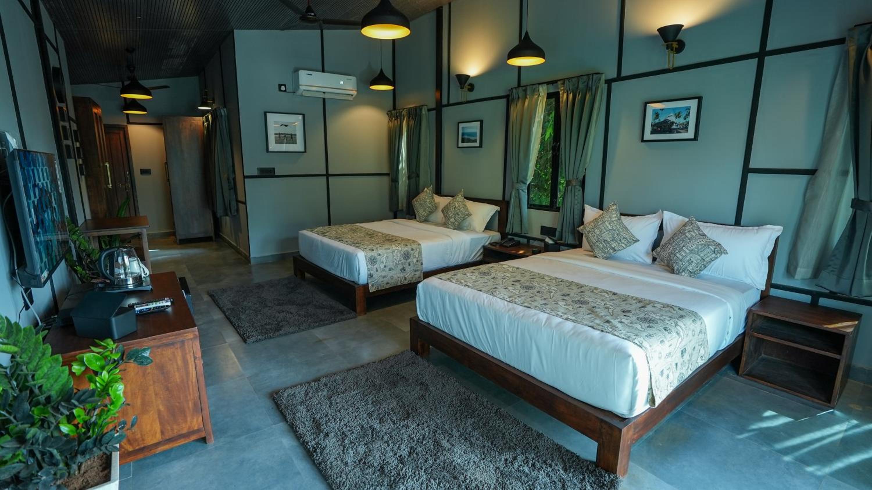 Quadruple Room with Balcony photo 3