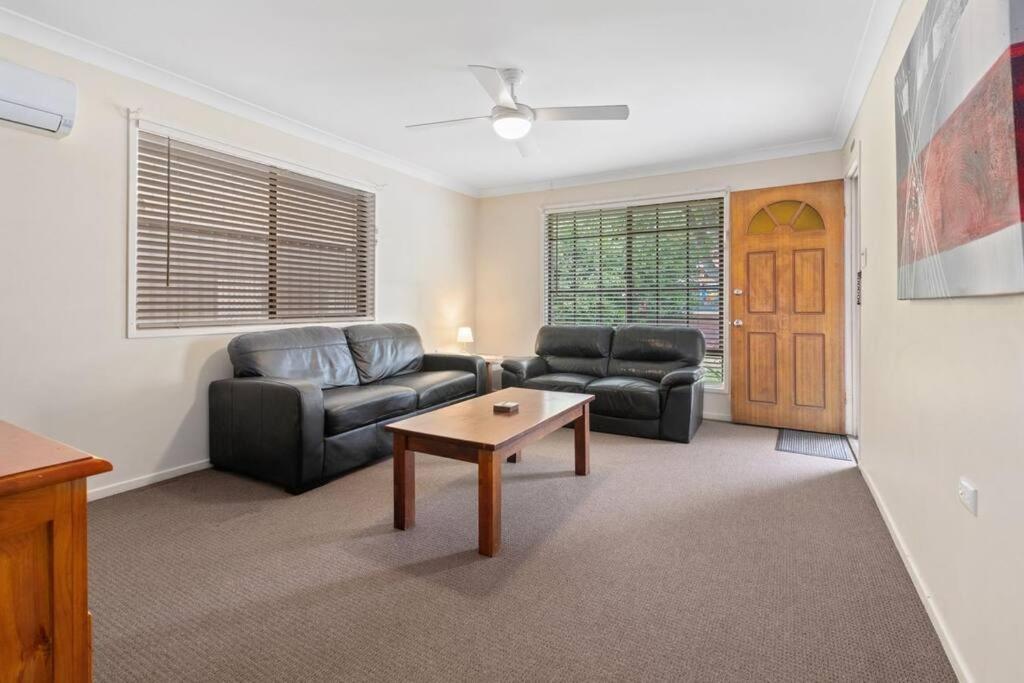 Three-Bedroom House photo 3