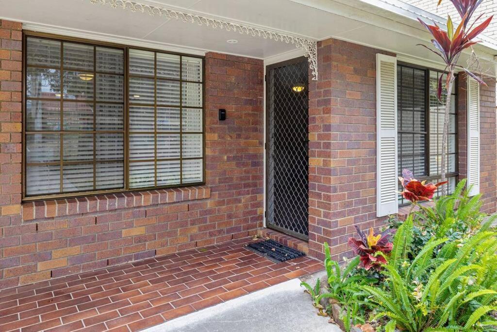 Three-Bedroom House photo 2