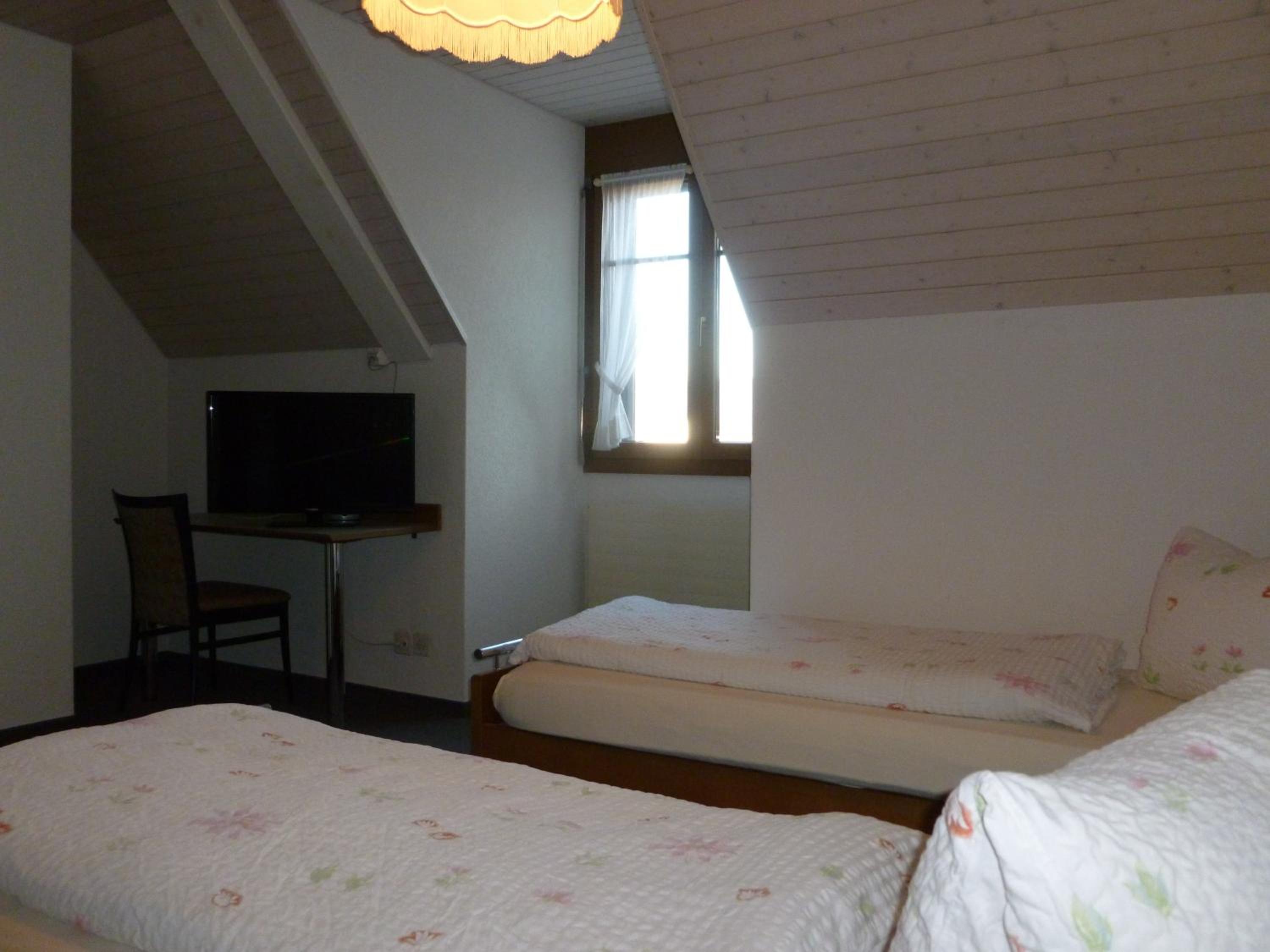 Standard Double Room - Photo 5