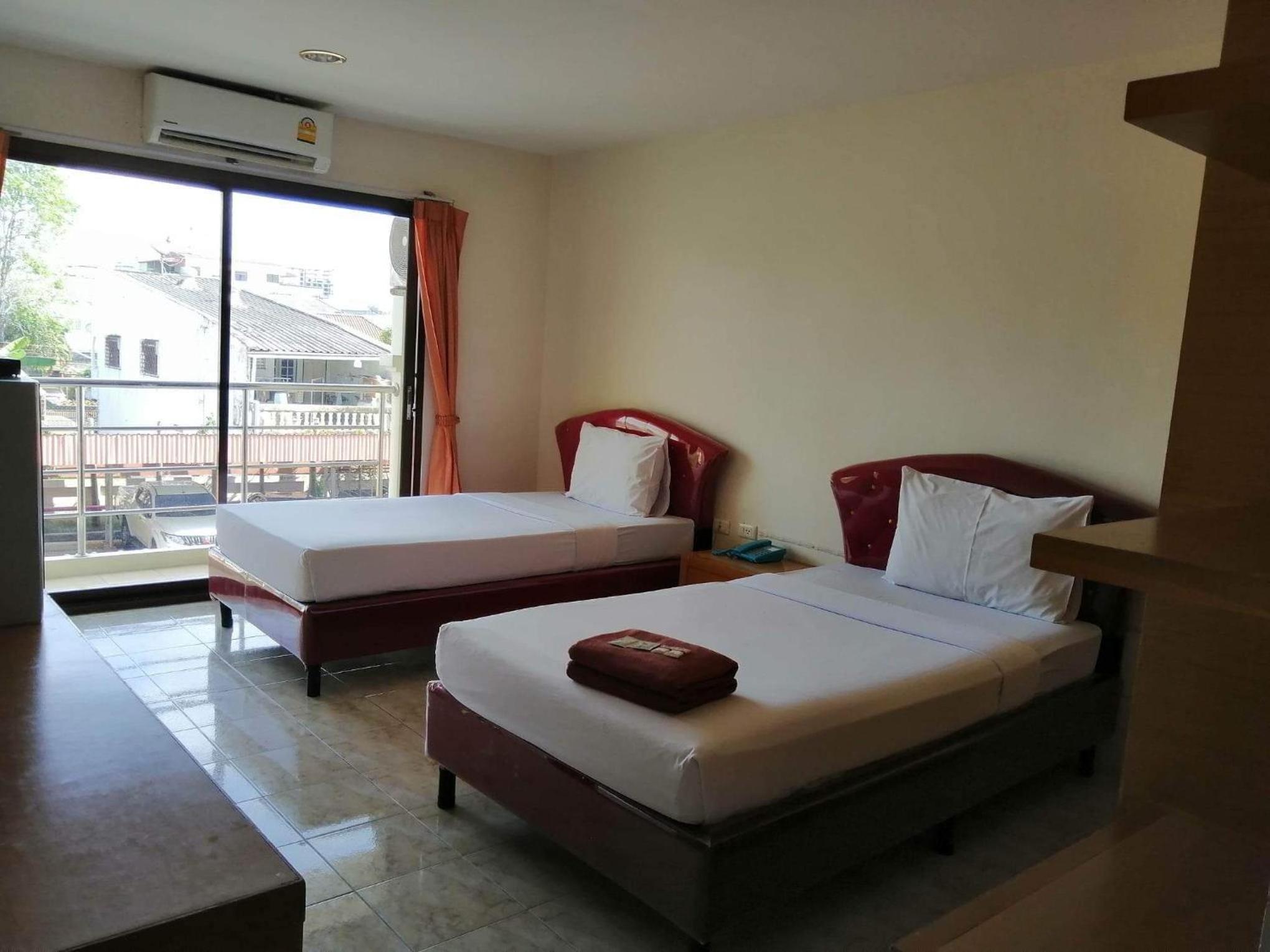 Standard Twin Room photo 3
