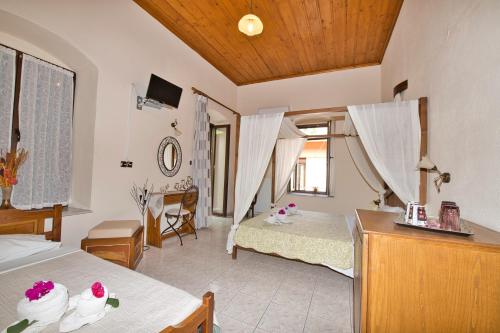 Triple Room with Balcony
