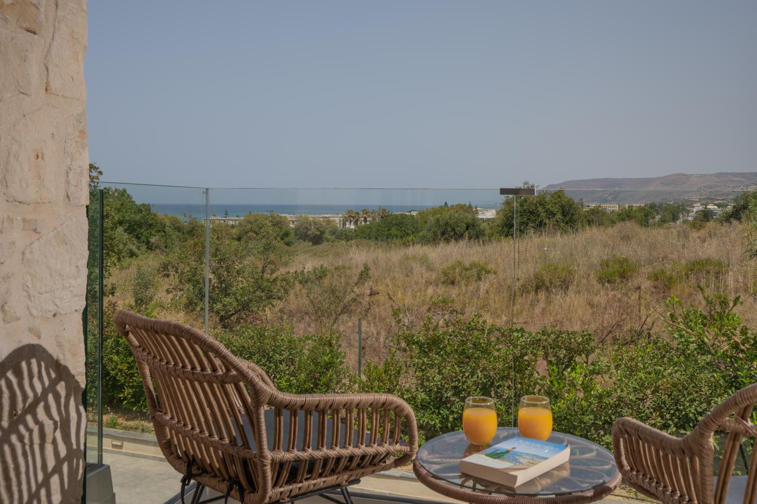 Junior Suite with Side Sea View