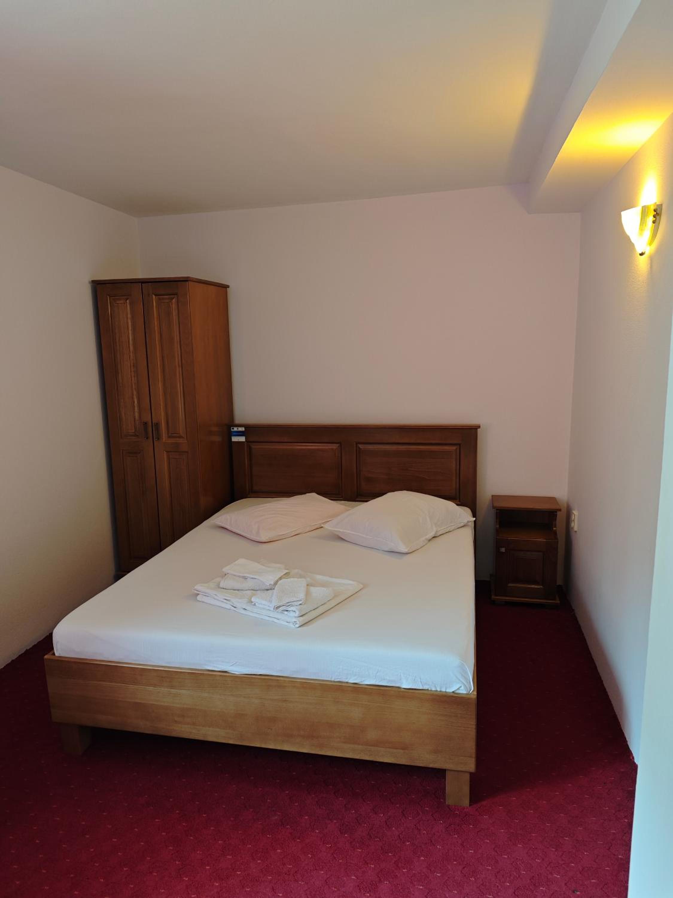 Economy Double or Twin Room photo 1