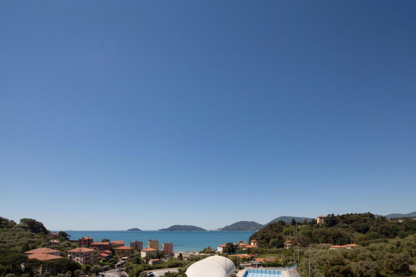 Villa photo 2