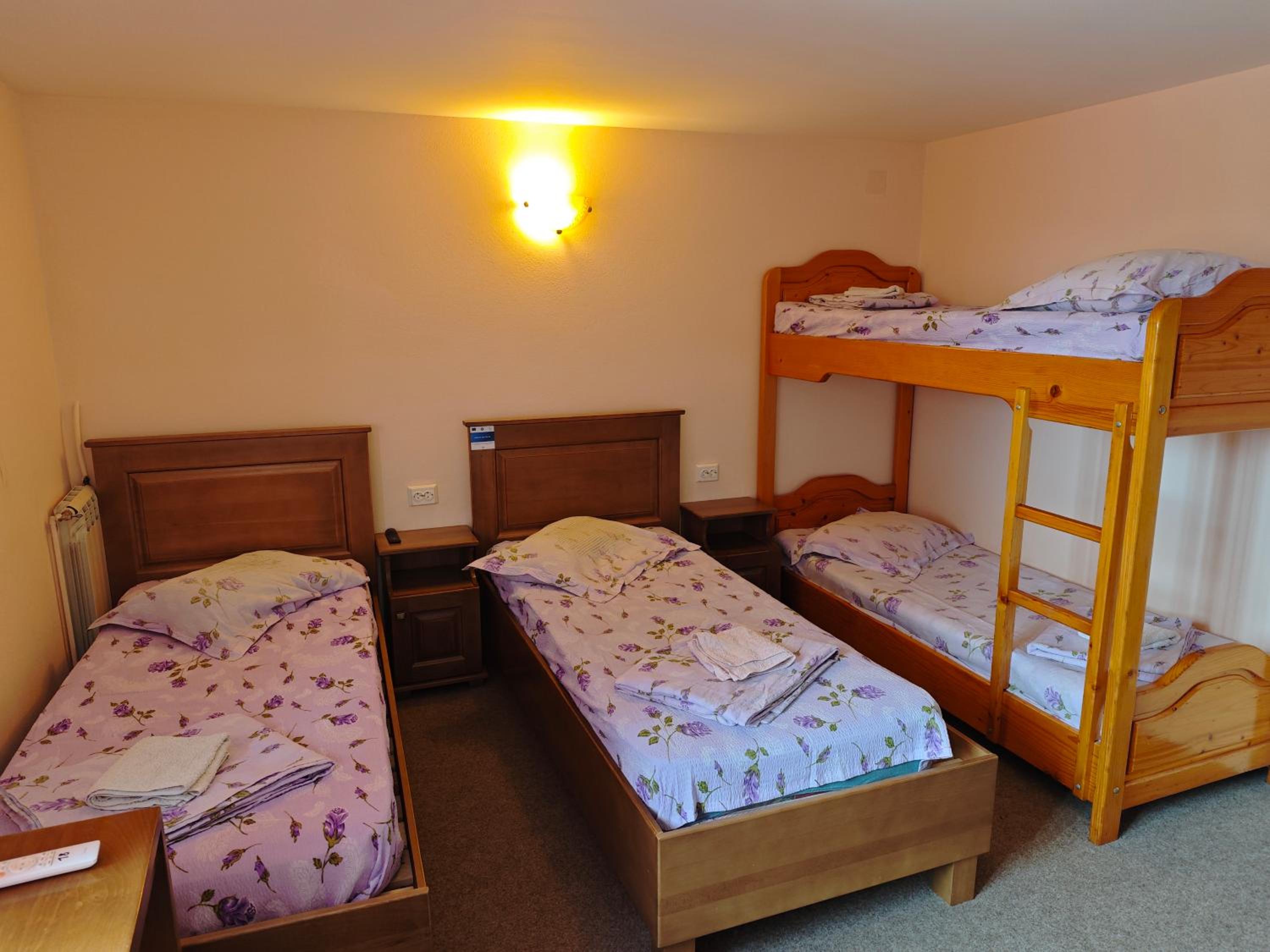 Economy Quadruple Room photo 1