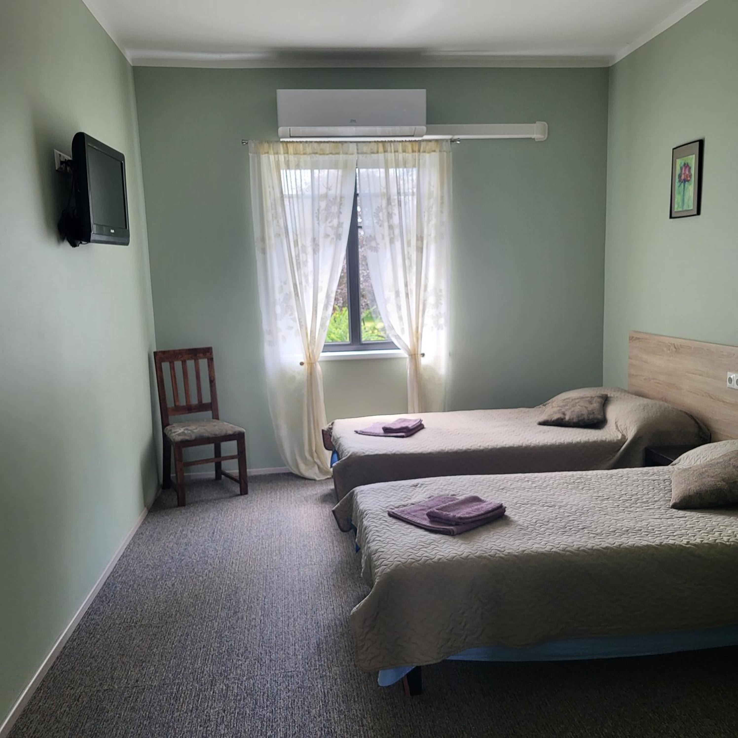 Twin Room with Shower photo 3