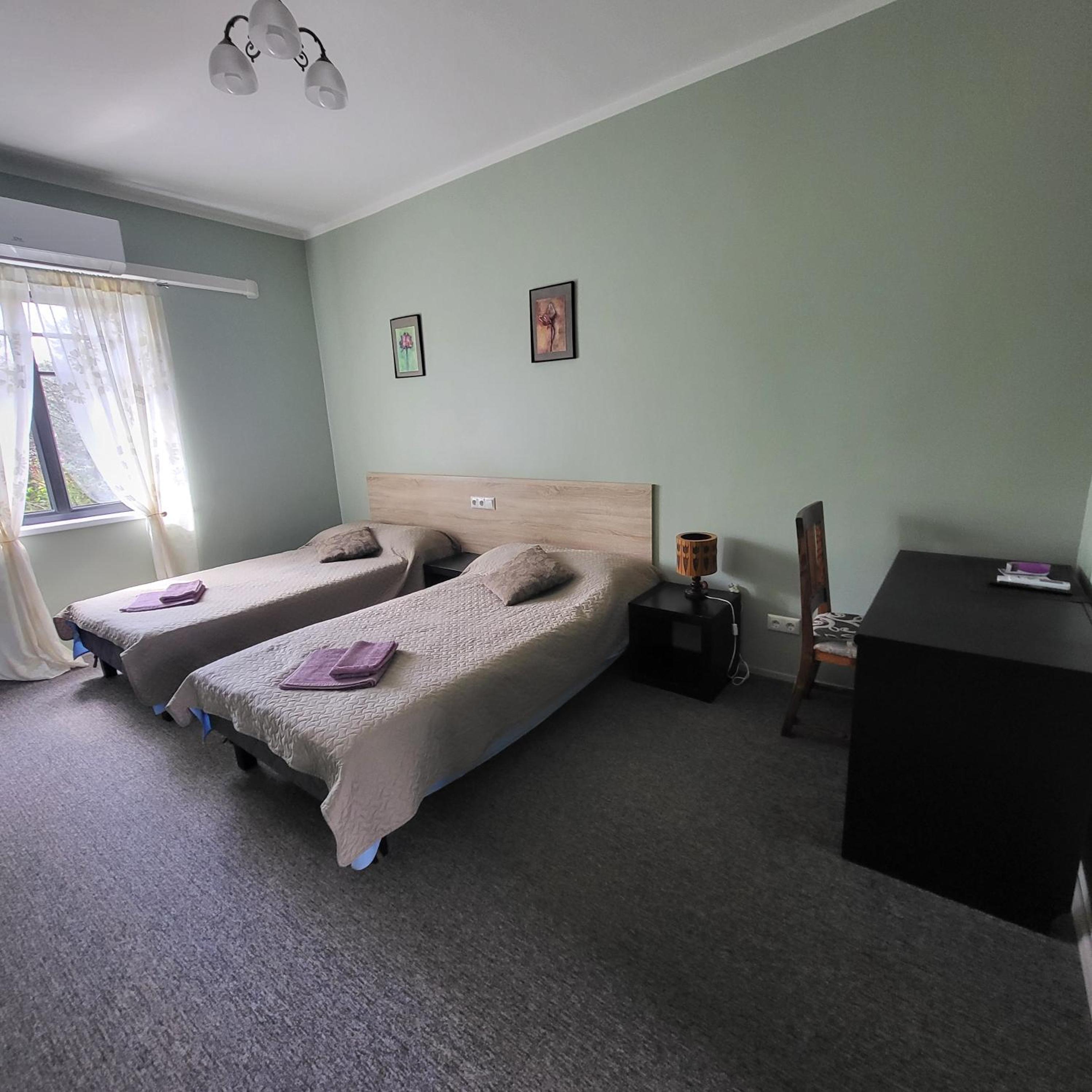 Twin Room with Shower photo 2