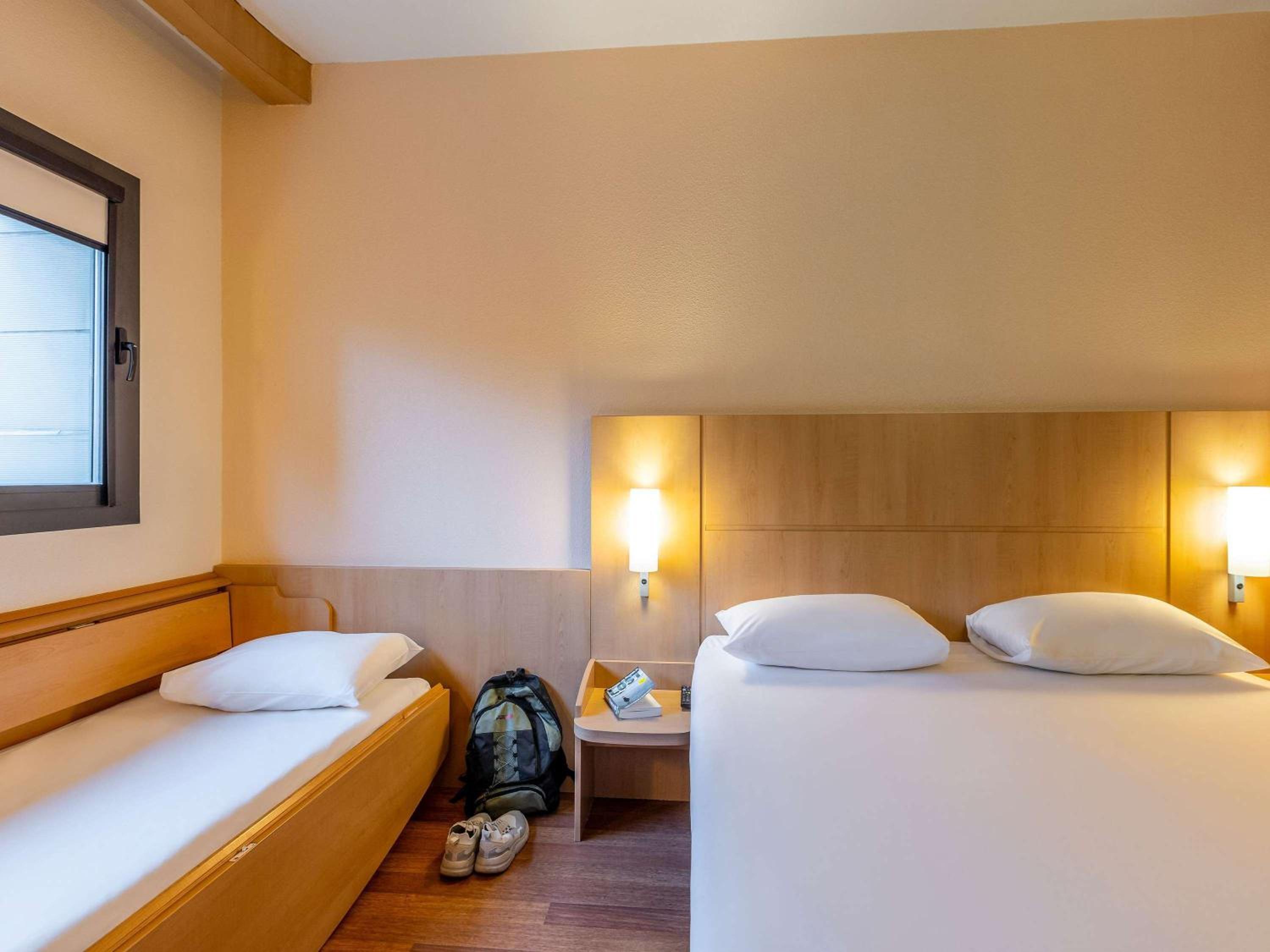 Standard Double Room with Extra Bed - Photo 4