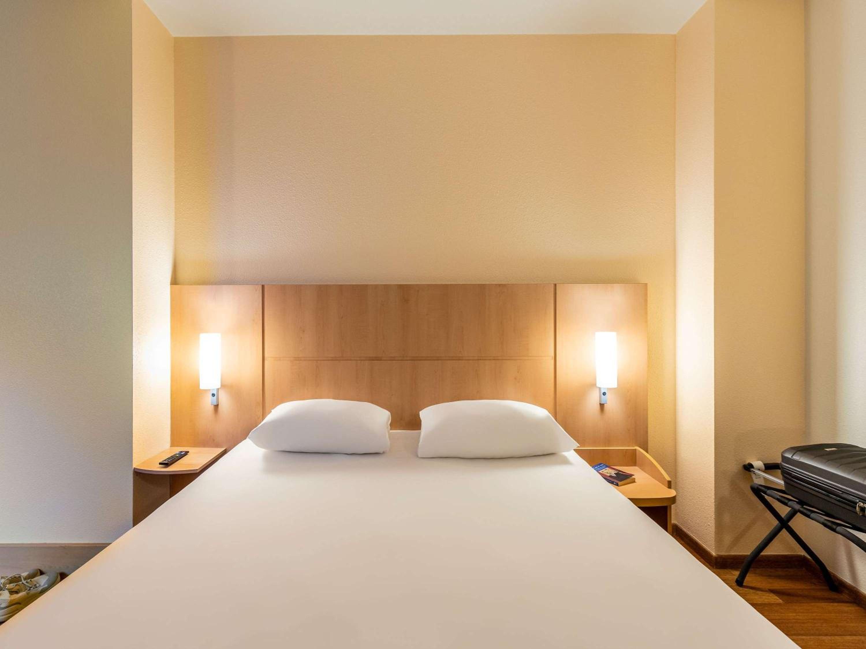 Standard Double Room - Photo 7