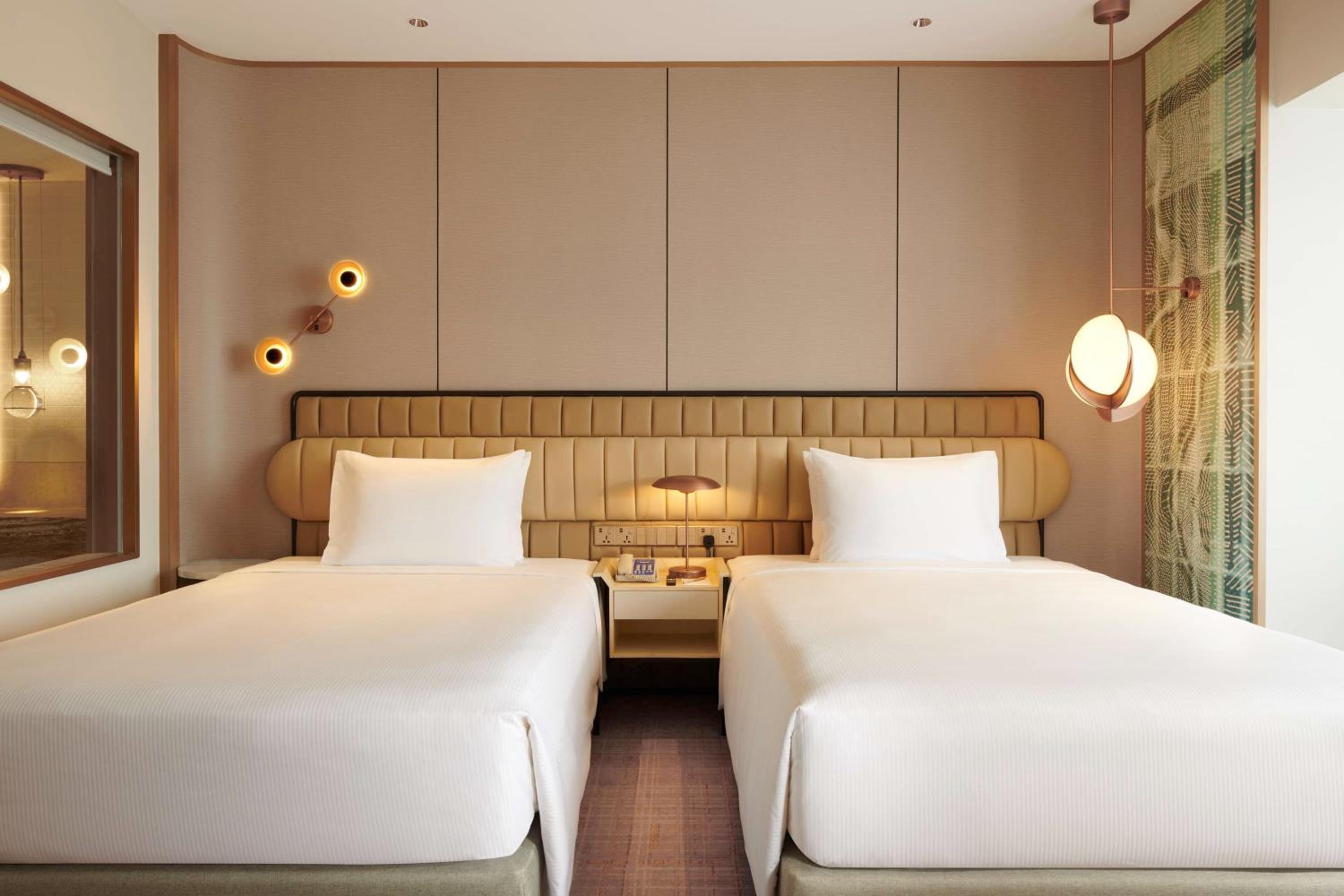 Premium Executive Twin Room with Lounge Access - Photo 1