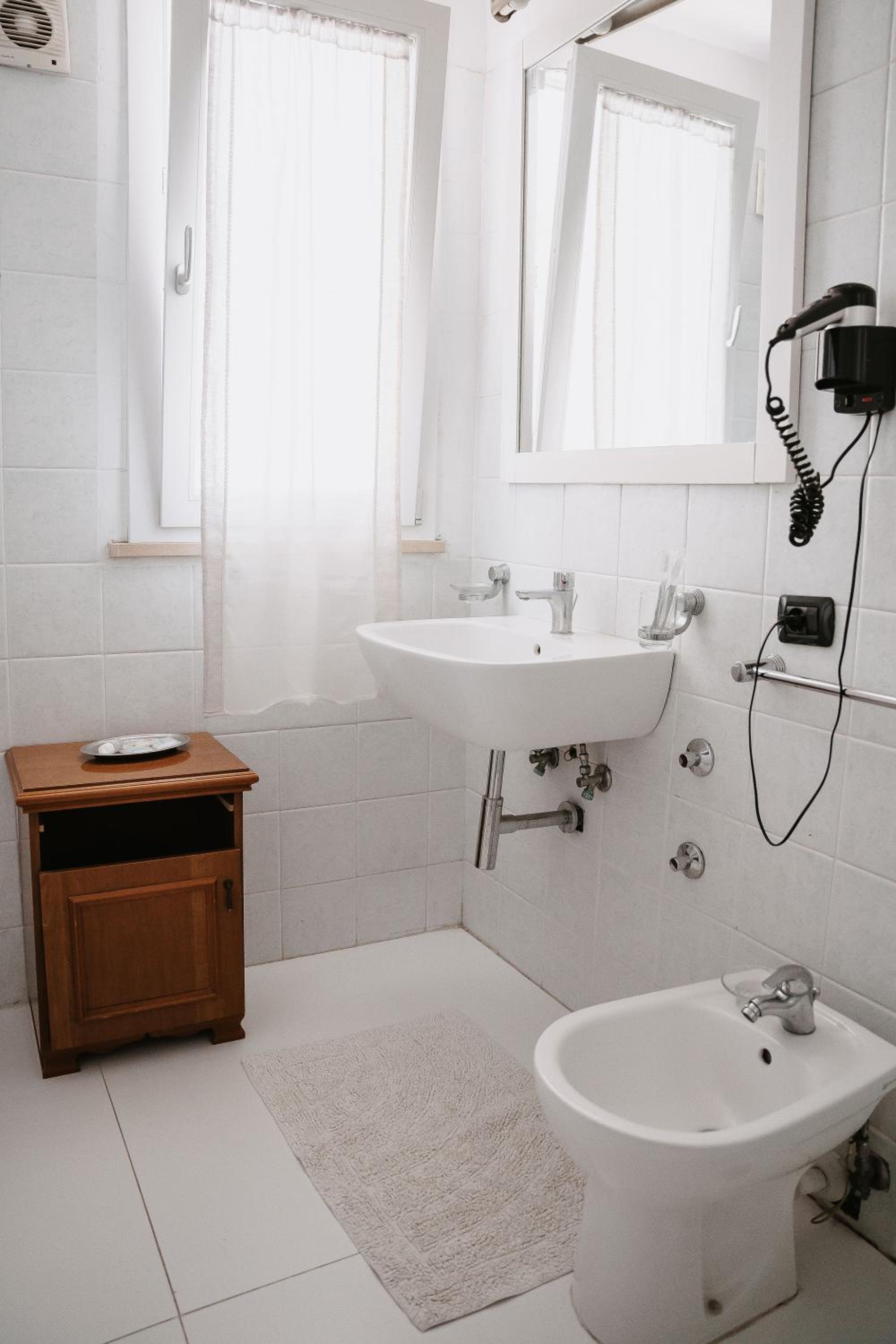Standard Single Room photo 3