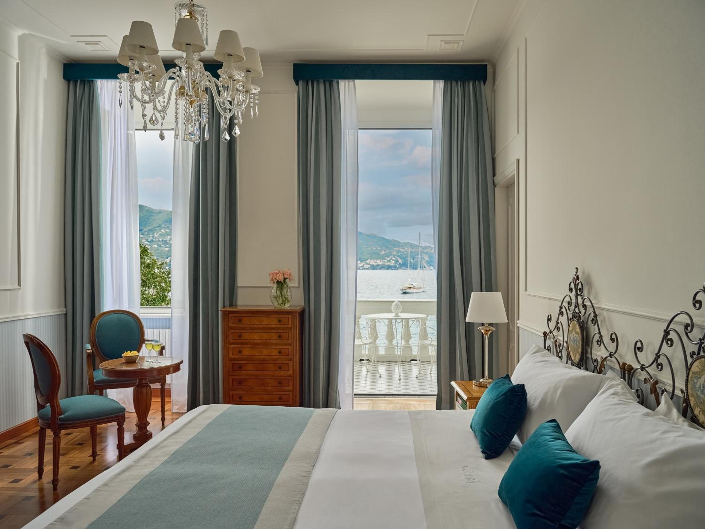 Deluxe Double or Twin Room with Sea View