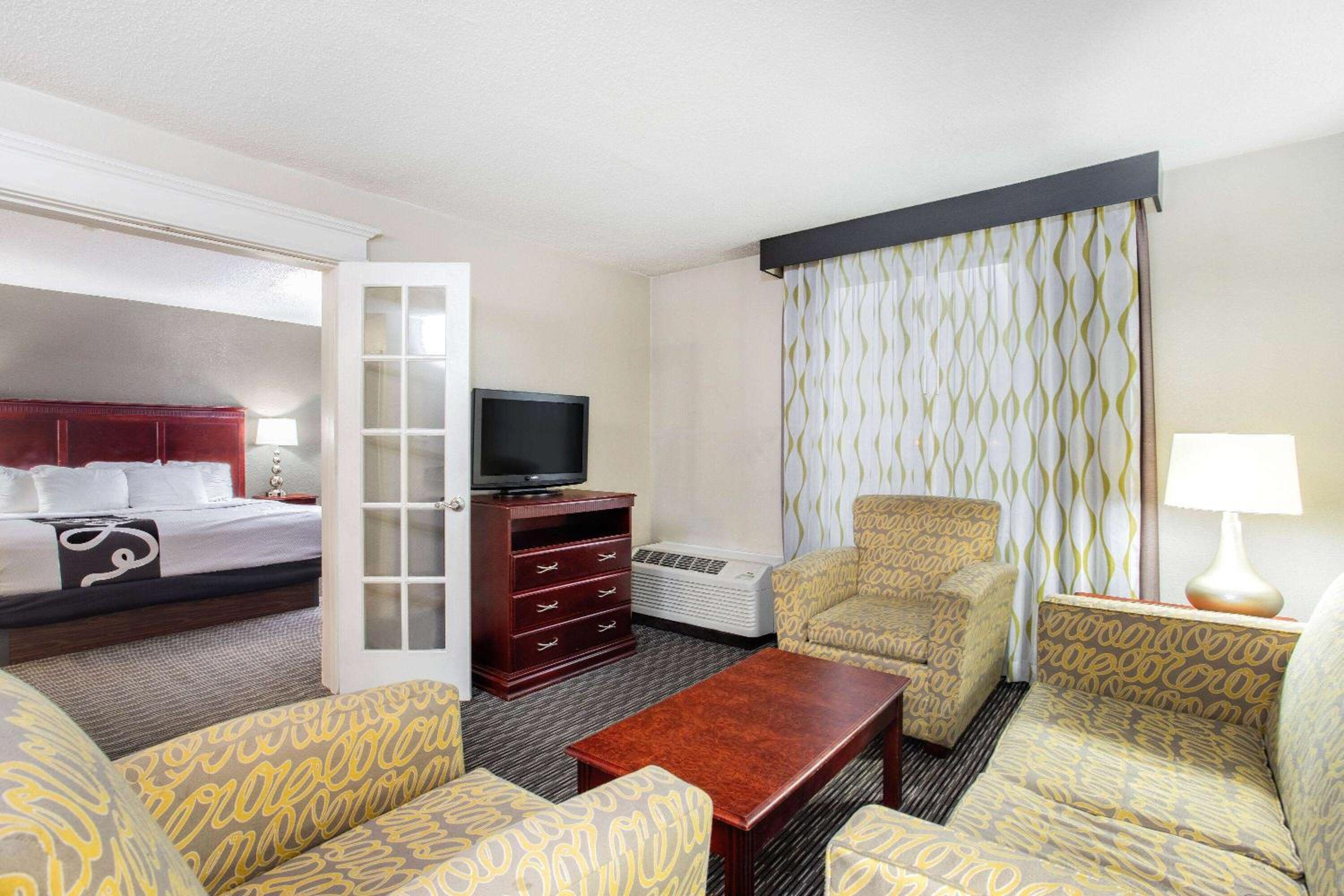 King Suite - Photo 1