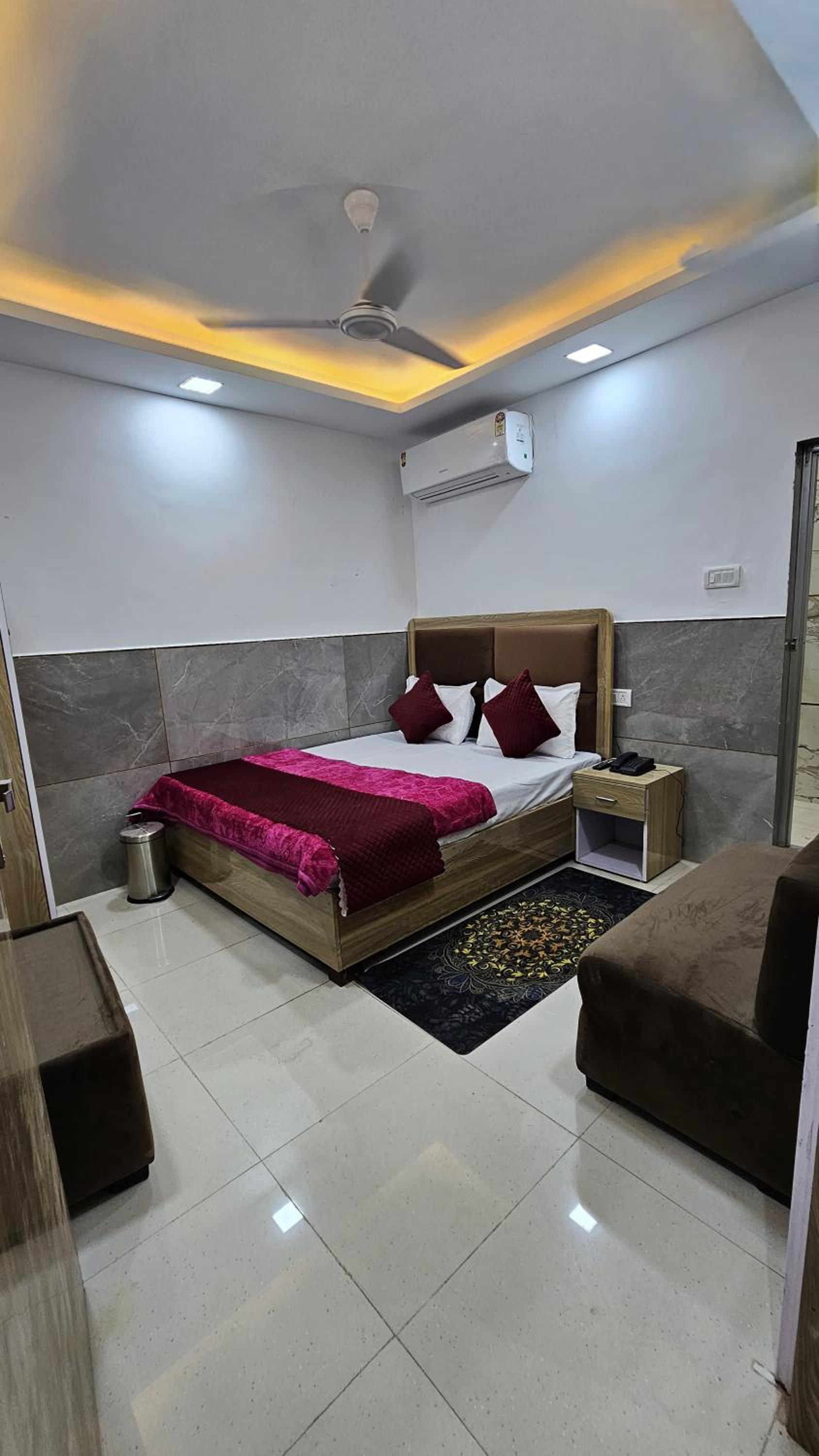 Deluxe Room - Photo 4