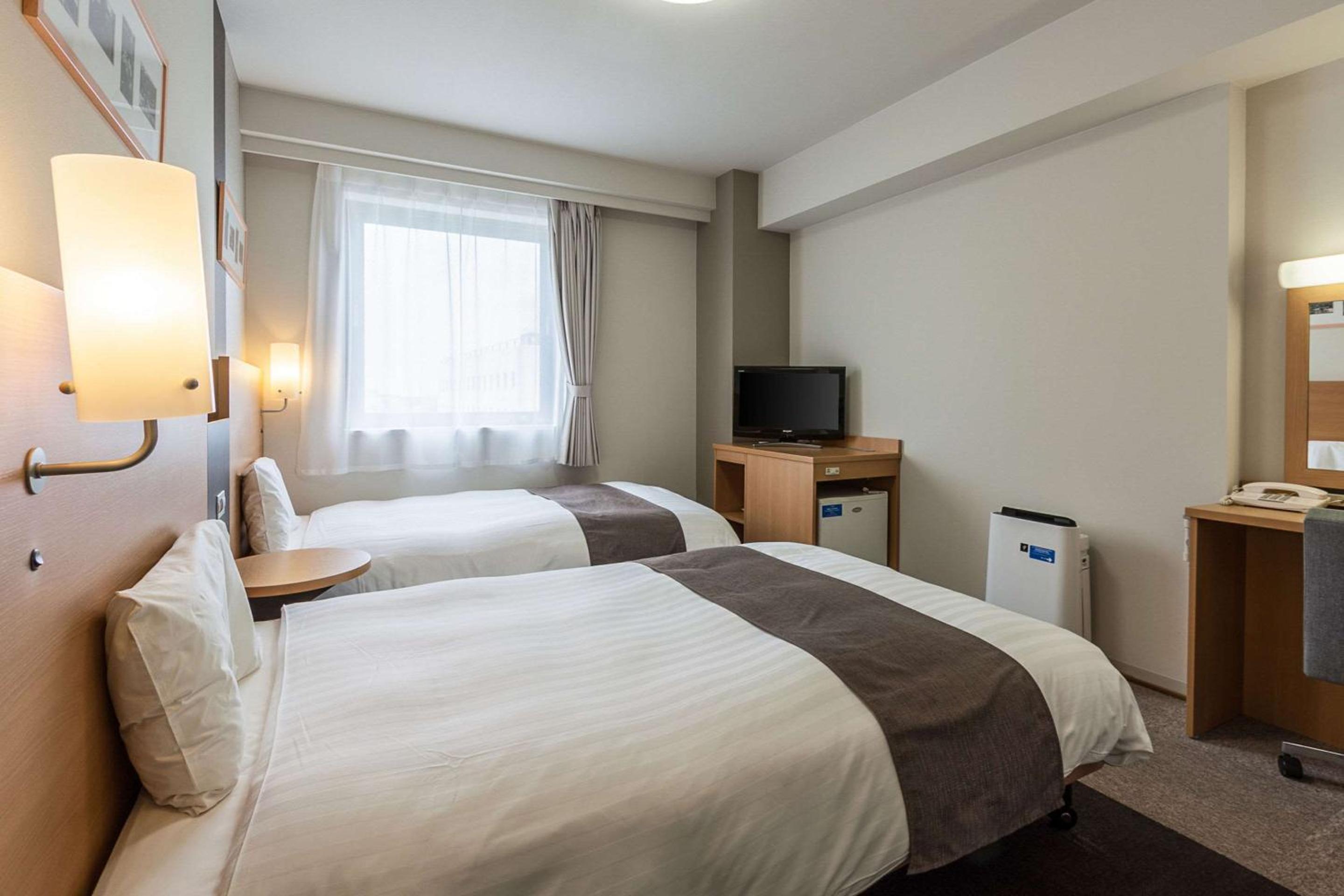 Twin Room - Non-Smoking - Photo 1
