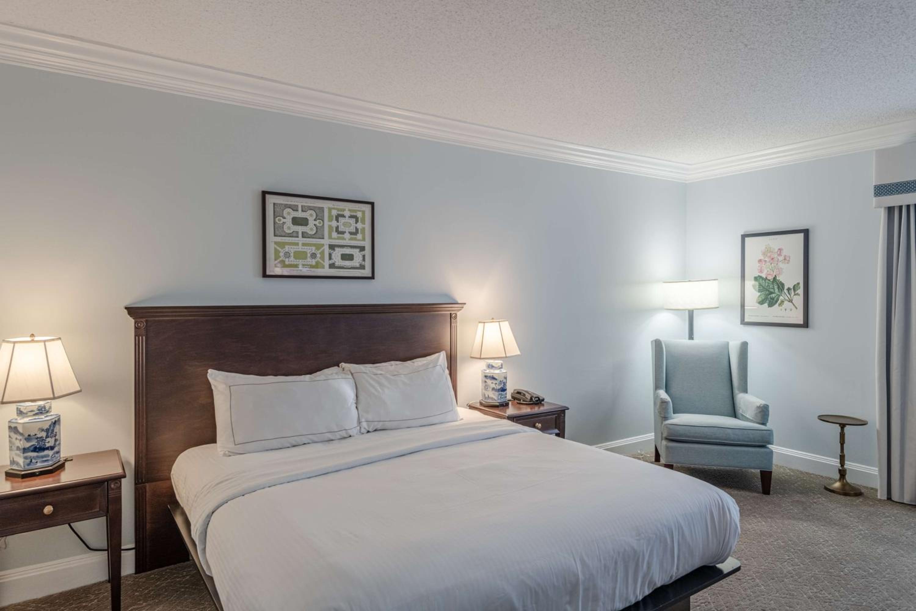 King Room with Pullout Sofa - Photo 1