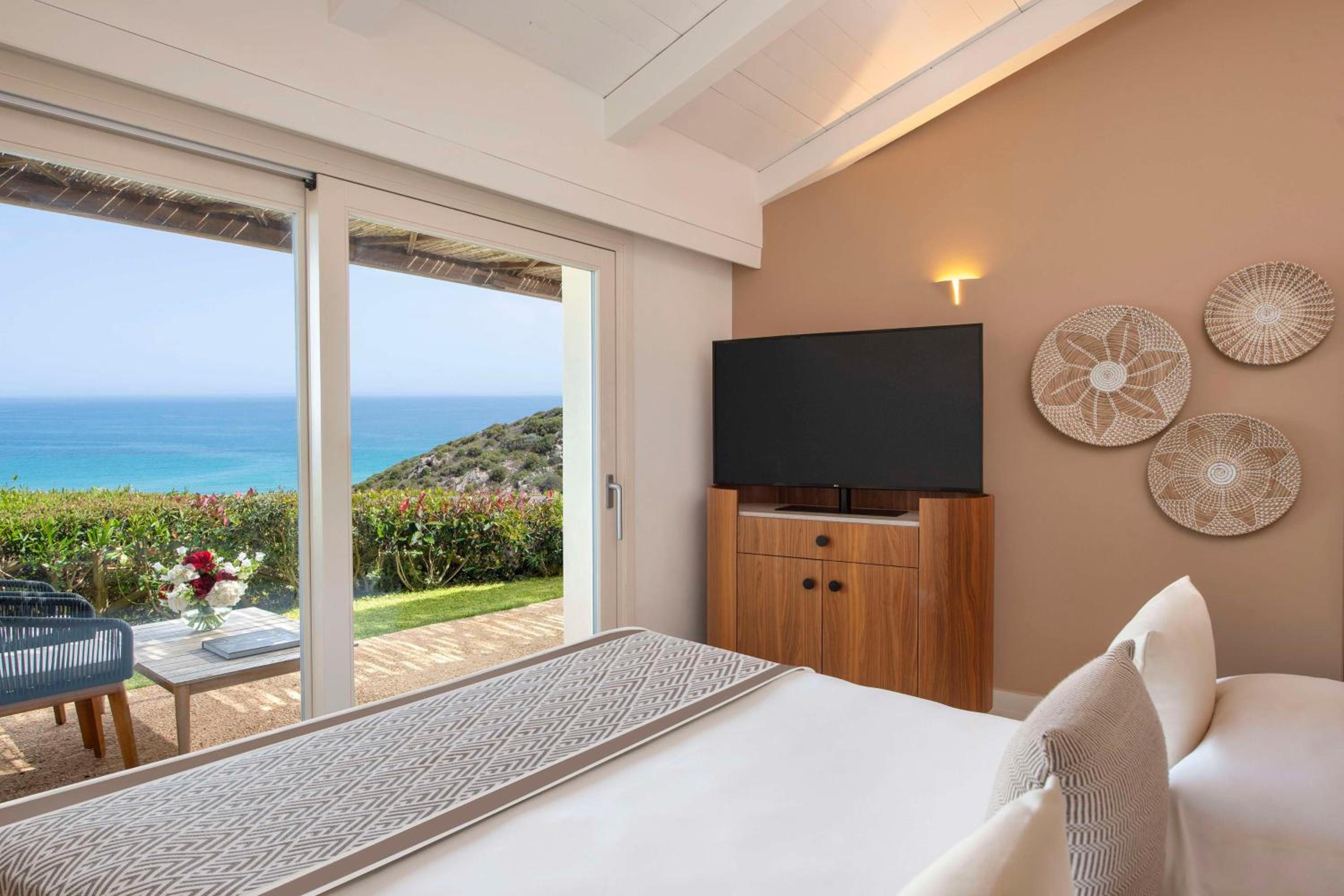 Deluxe King Room with Sea View