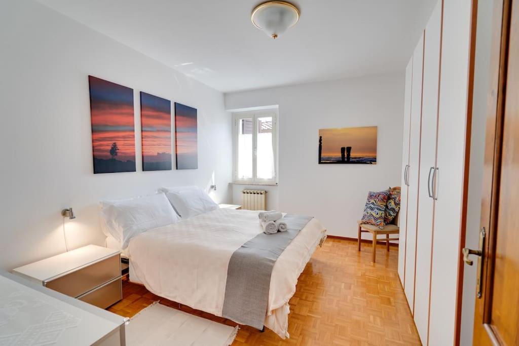 Three-Bedroom Apartment photo 1