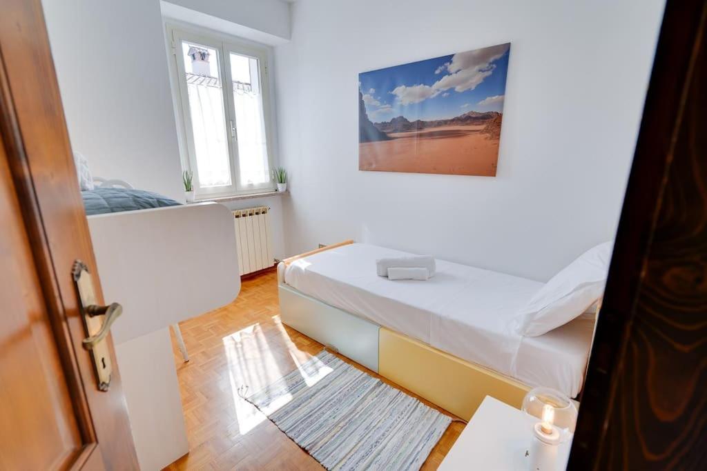 Three-Bedroom Apartment photo 2